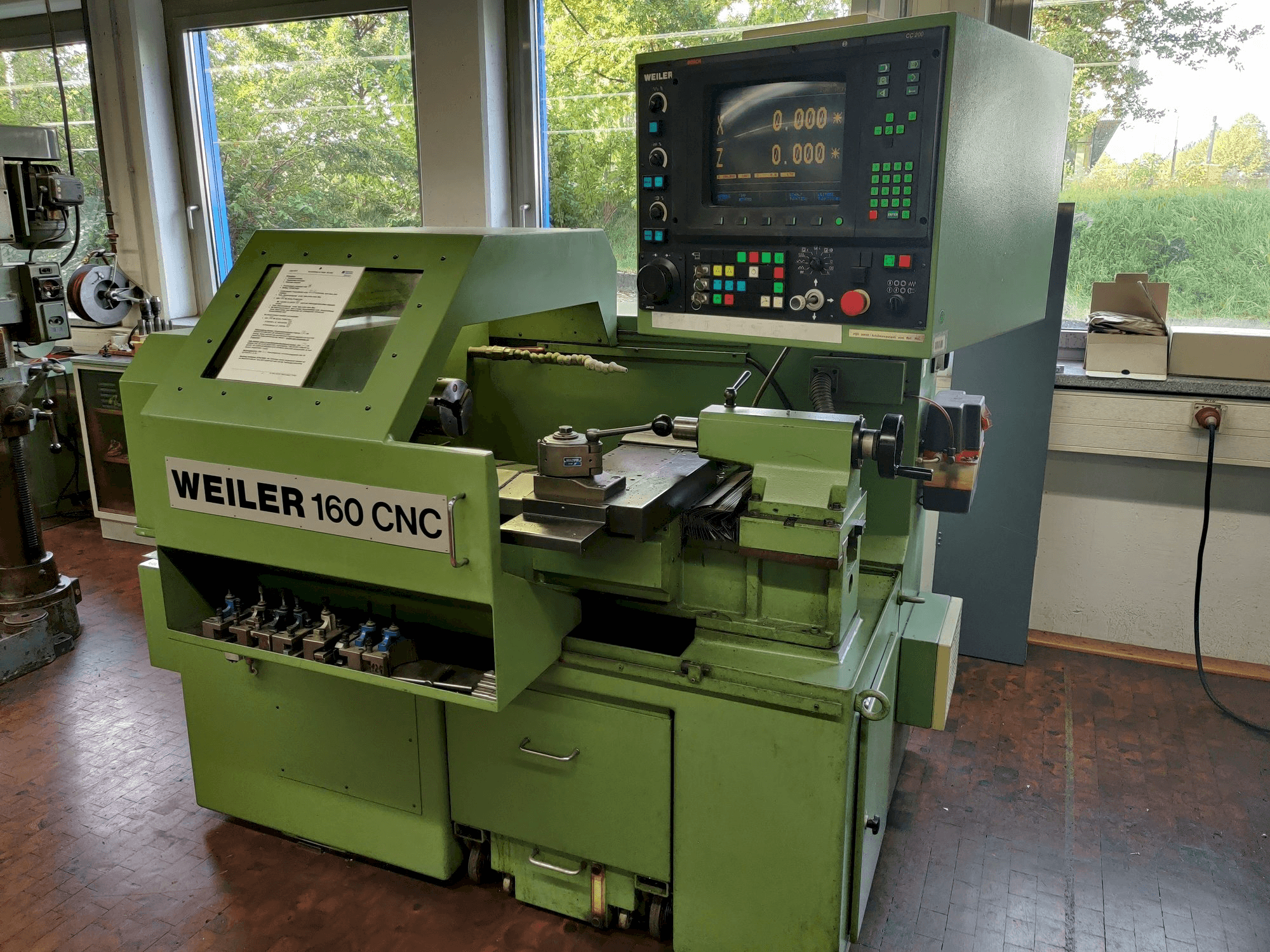 Frontansicht der Weiler 160 CNC Maschine