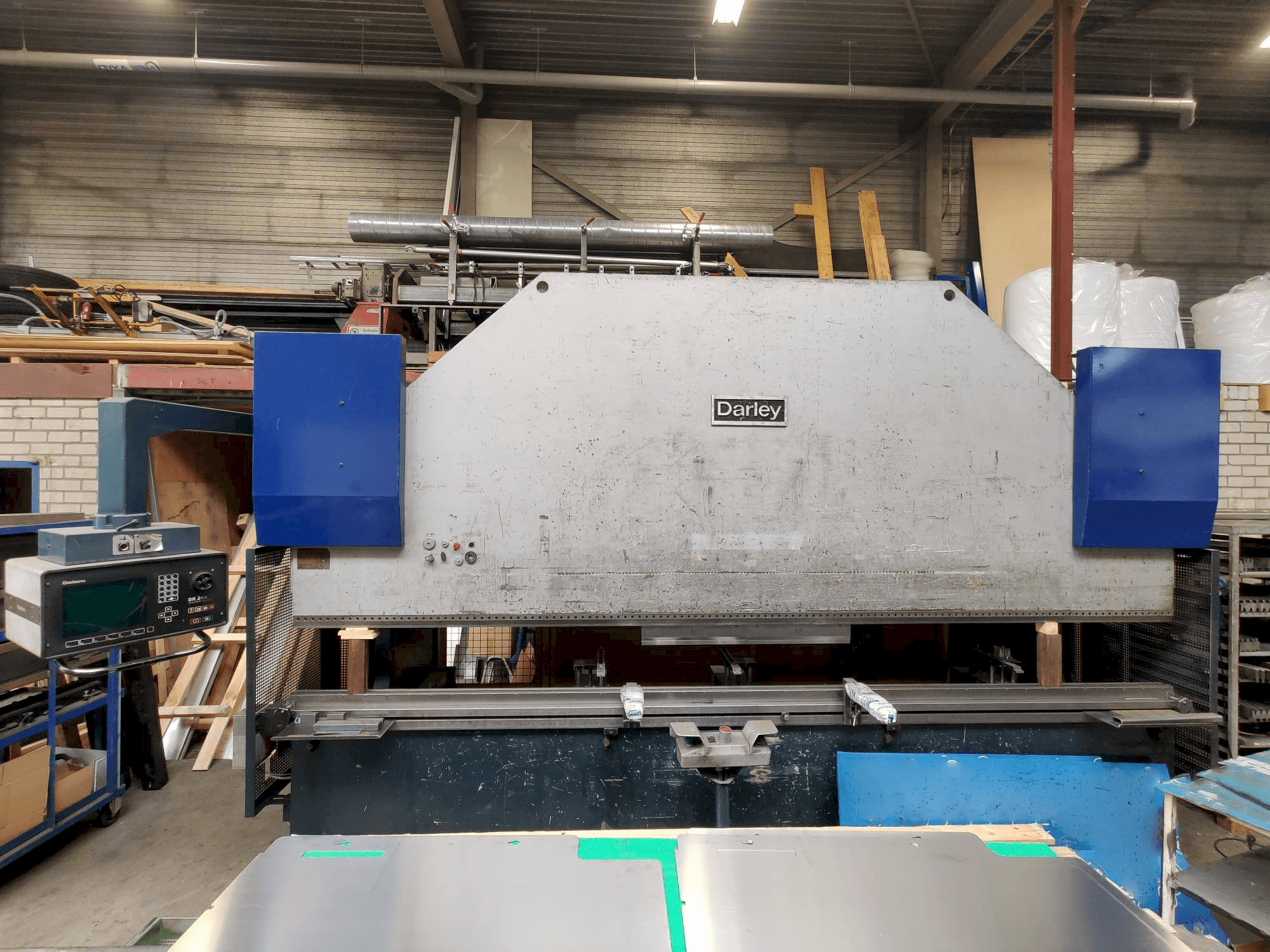 Frontansicht der Darley EHP150 43/37 Maschine