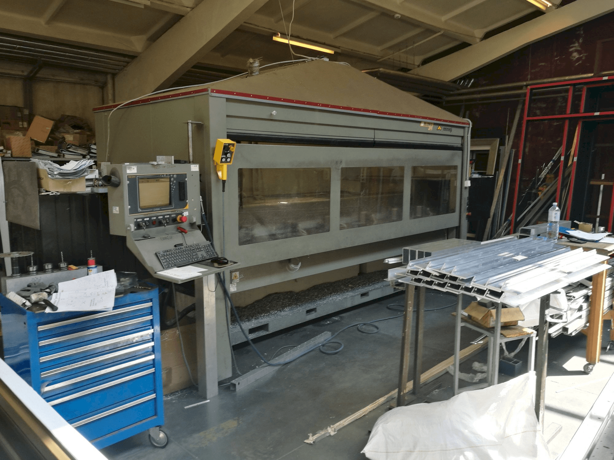 Frontansicht der Aluma Phantomatic T4 A Maschine