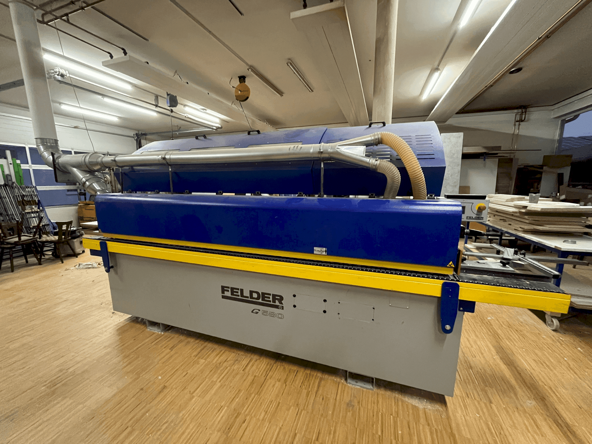 Frontansicht der FELDER MG580 Maschine