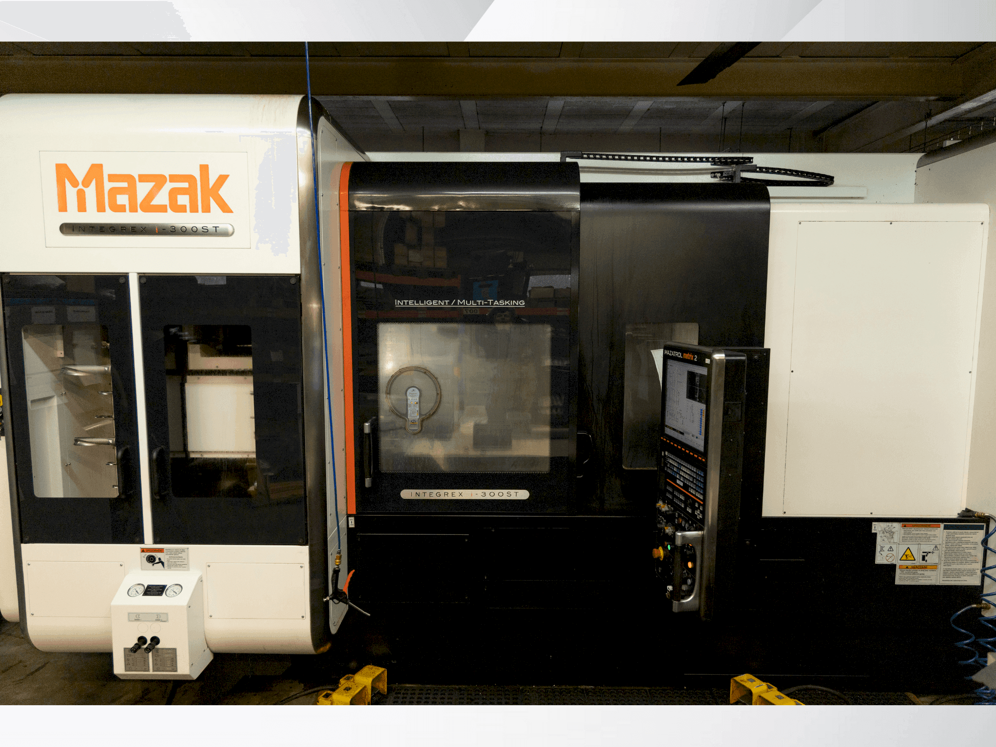 Frontansicht der Mazak Integrex i-300ST-1500U Maschine