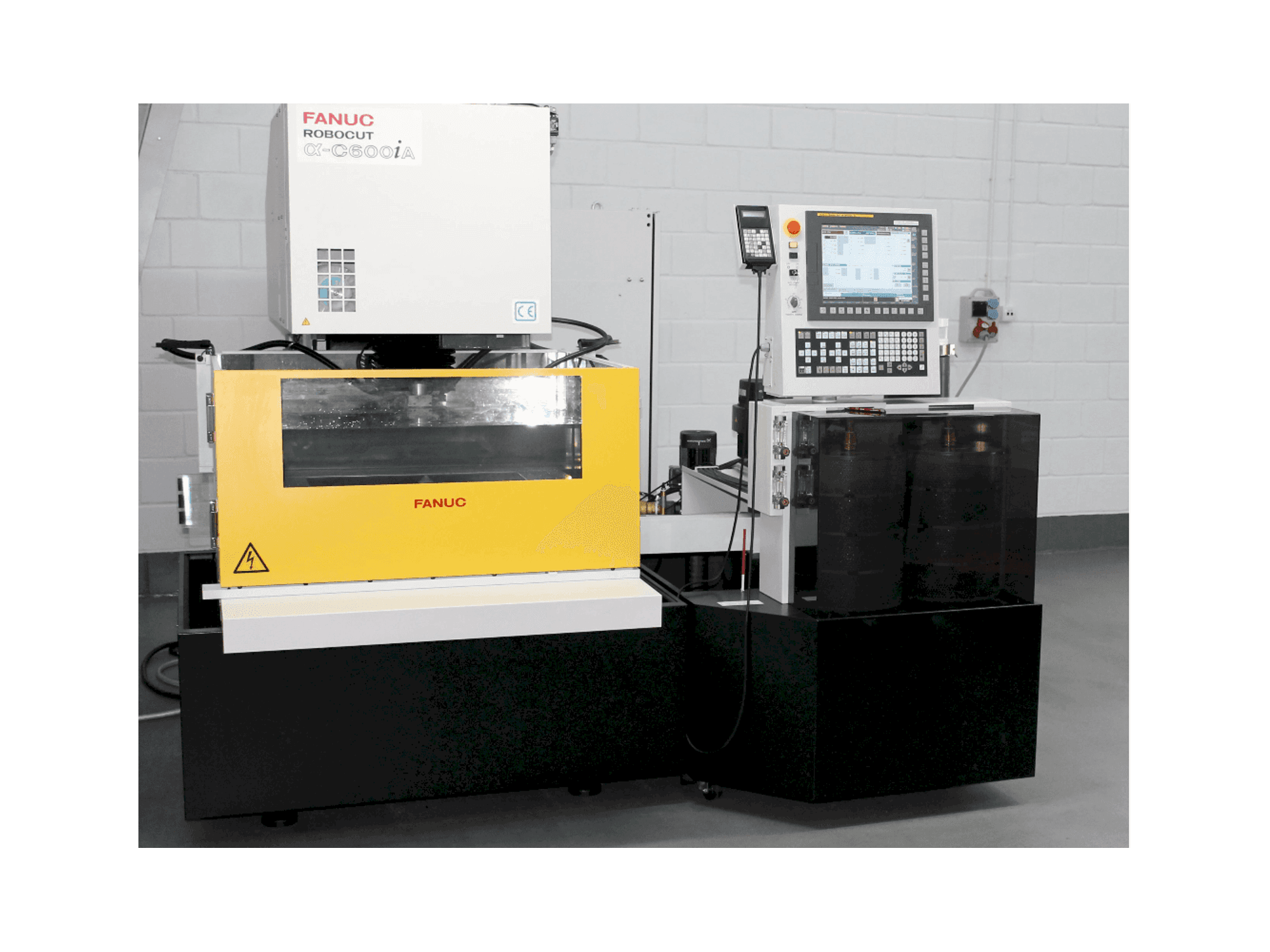 Frontansicht der FANUC RoboCut Alfa C600iA Maschine