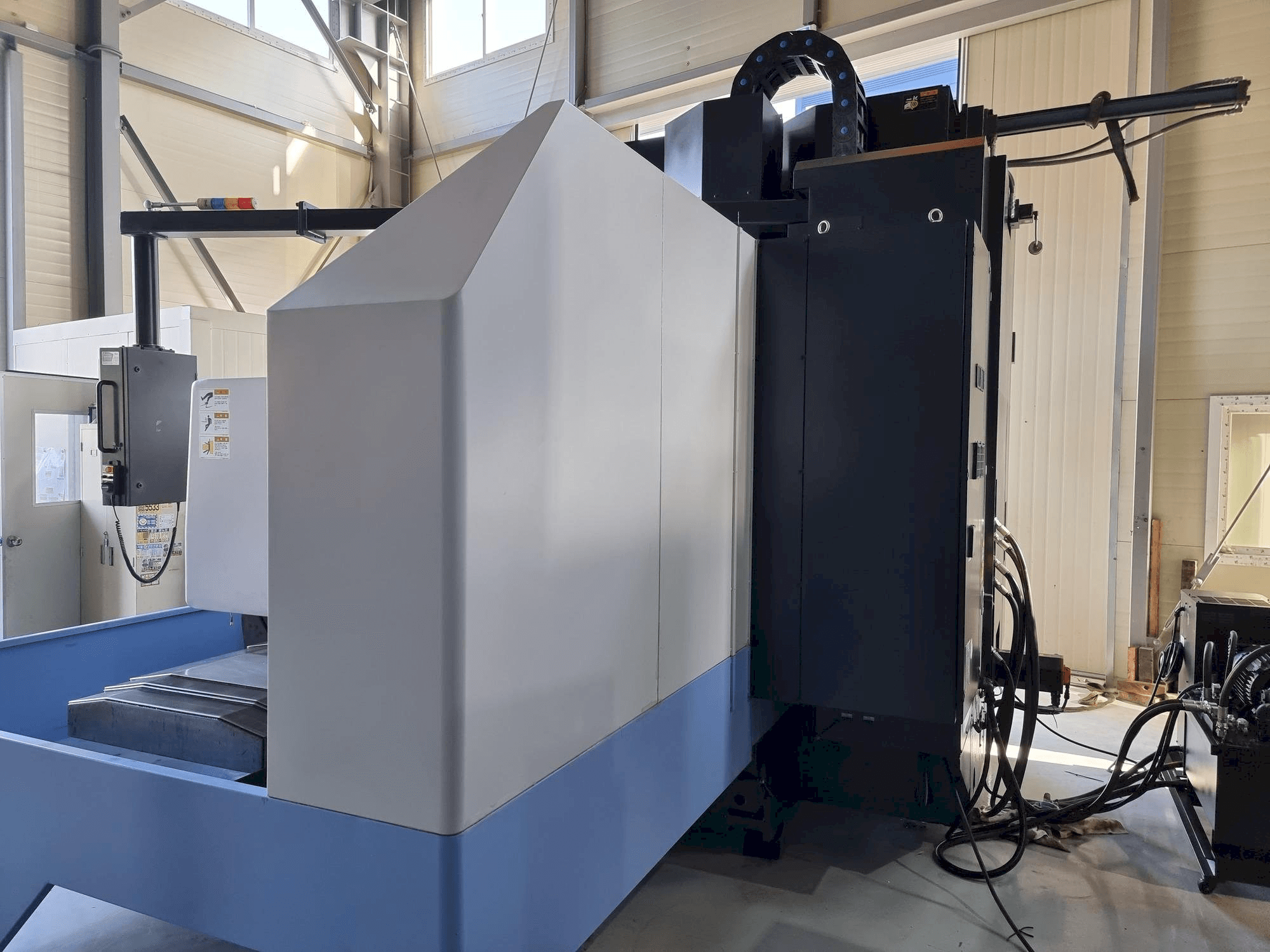 Linke Ansicht der Doosan VM 960L Maschine