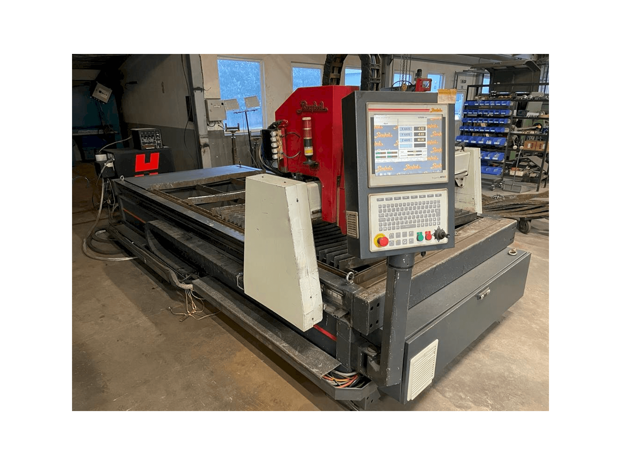 Frontansicht der Baykal BPH 1503 + Hypertherm HPR 130 Maschine