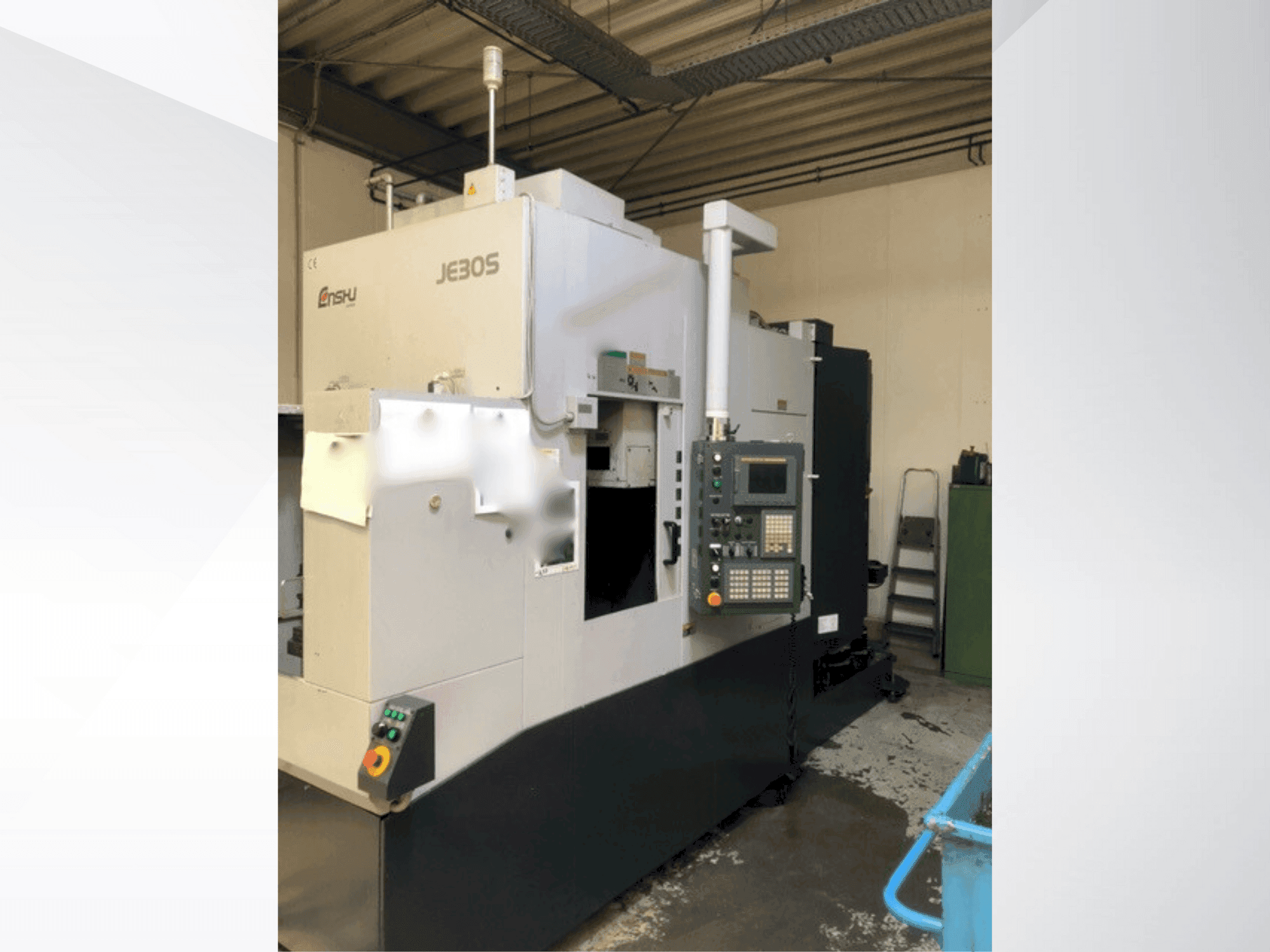 Frontansicht der Enshu Je30S Maschine