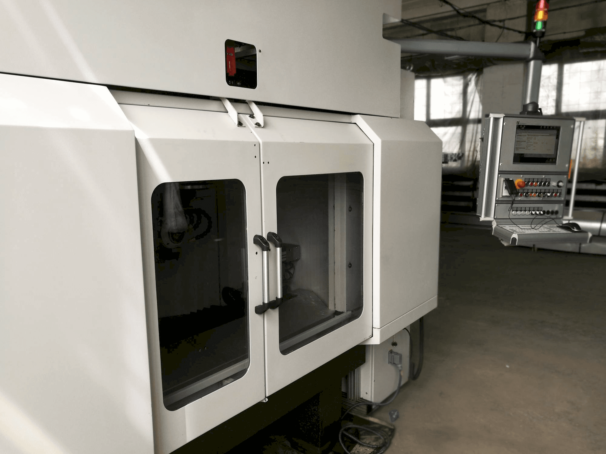 Frontansicht der Fohrenbach F-Grind 605 Maschine