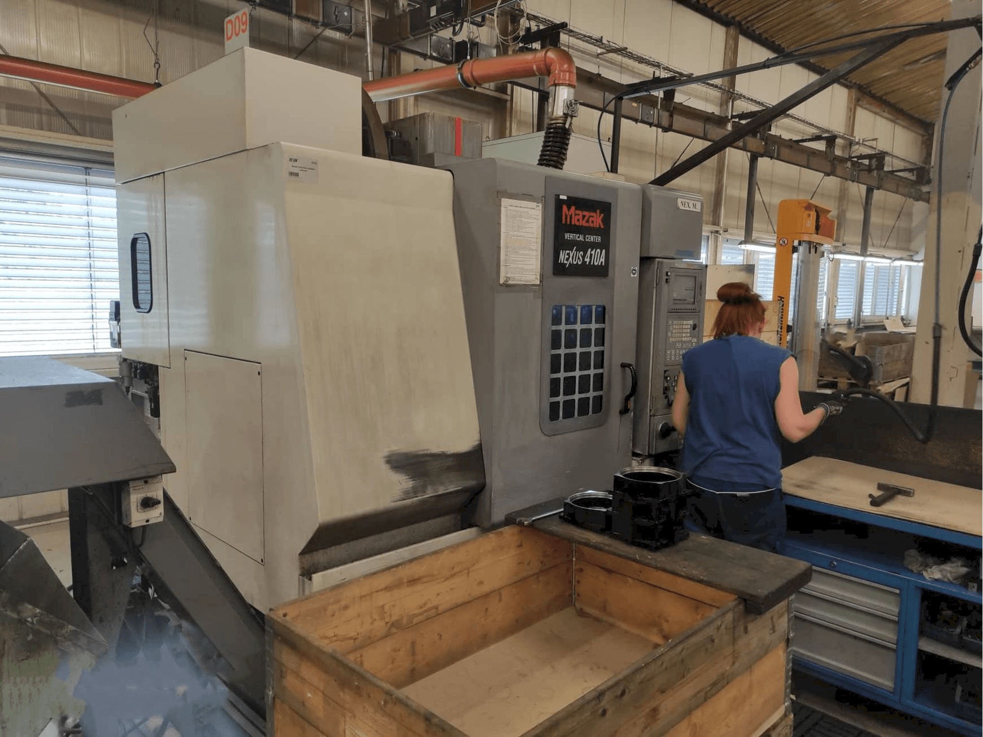 Frontansicht der Mazak VCN-410A Maschine
