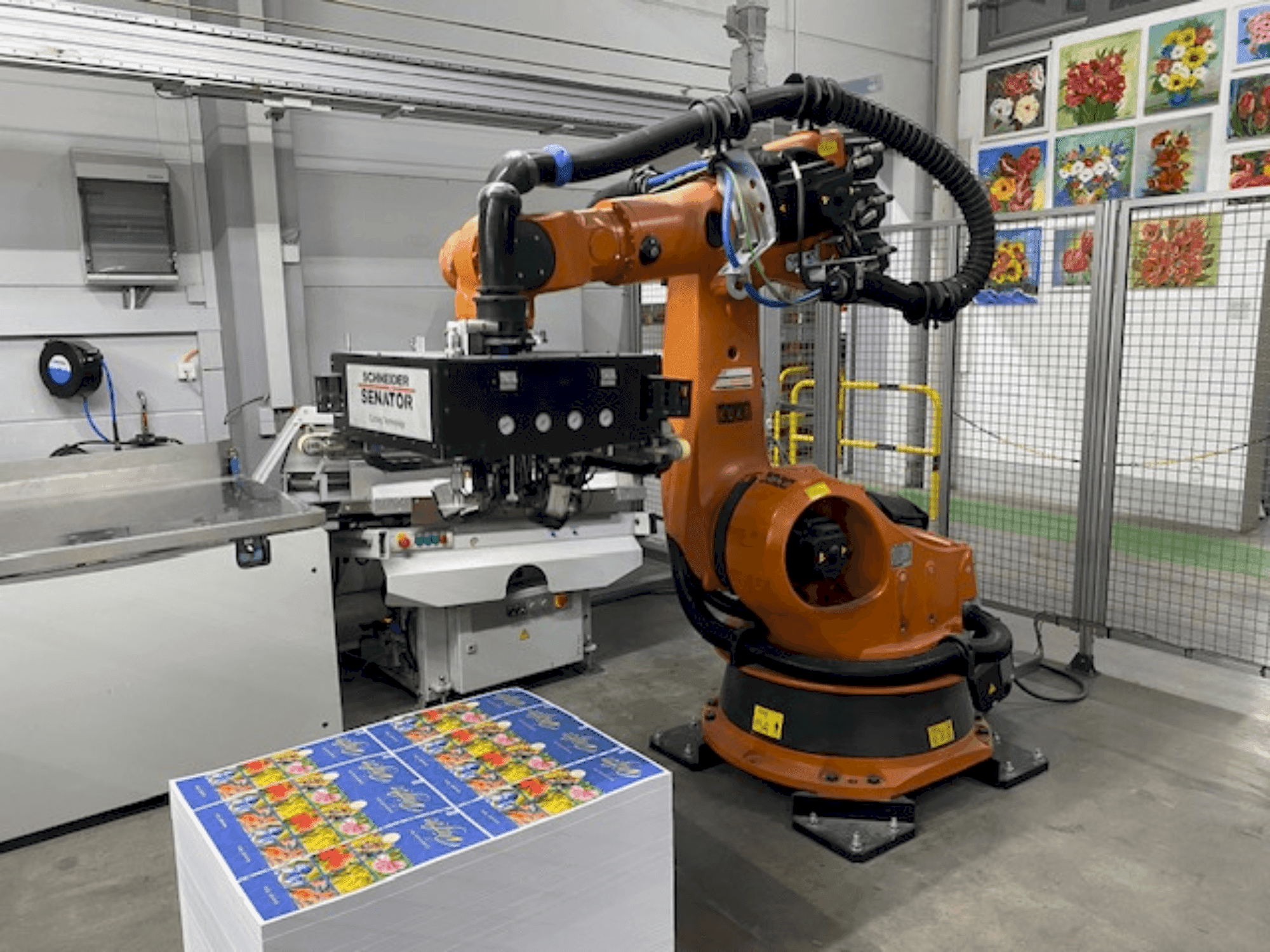 Frontansicht der KUKA KR140-3 COMP Maschine