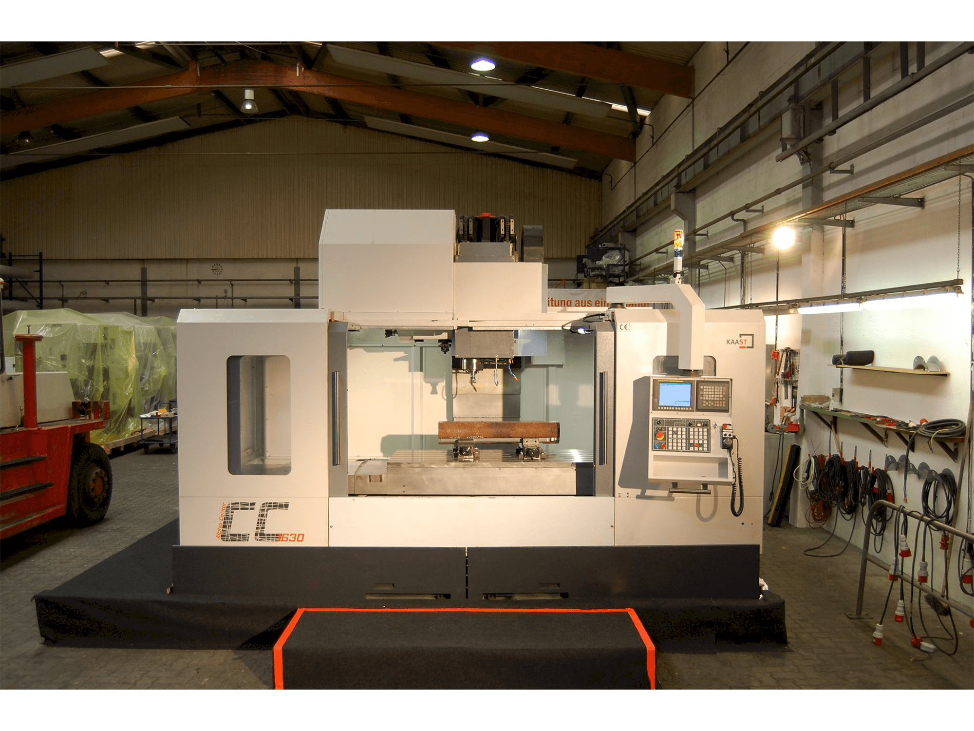 Frontansicht der Kaast CC1630 Maschine