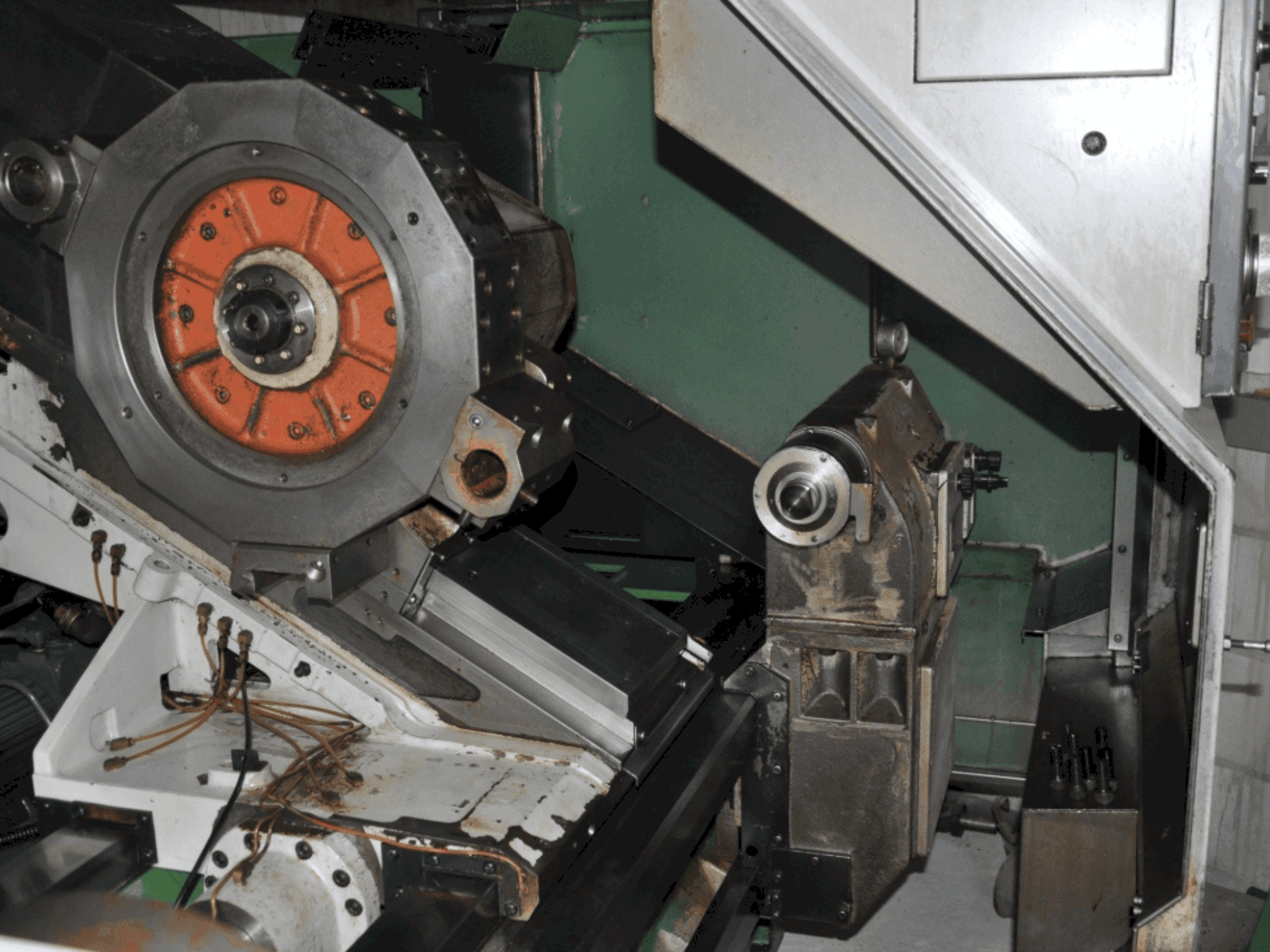 Frontansicht der Mazak QT 35 N x 1000 Maschine