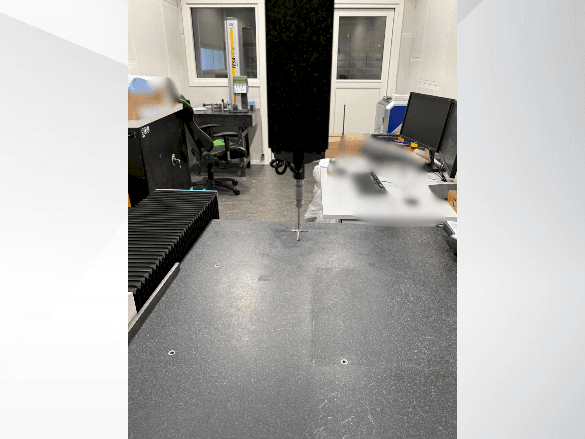 Arbeitsraum der Wenzel XO 87 Maschine