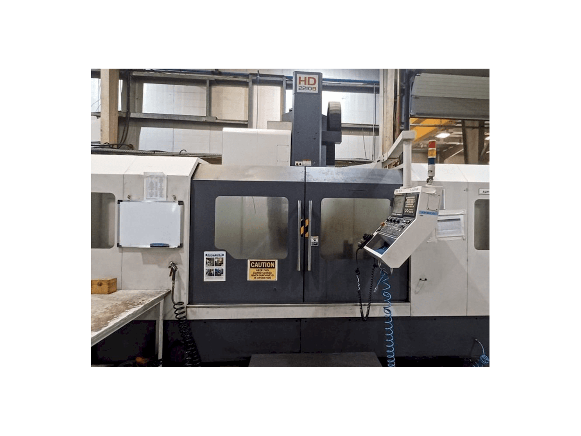 Frontansicht der Dugard HD 2210B Maschine