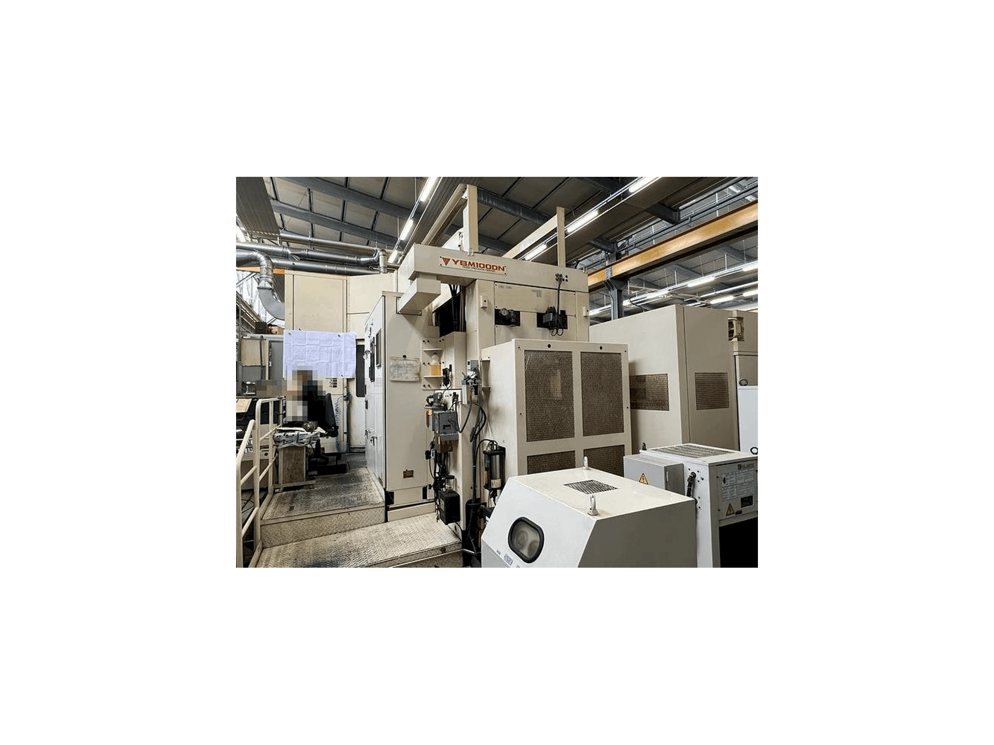 Frontansicht der YASDA YBM 1000N Maschine