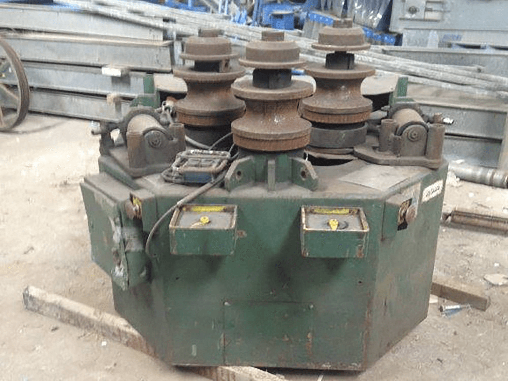 Frontansicht der ROUNDO R-5 Maschine