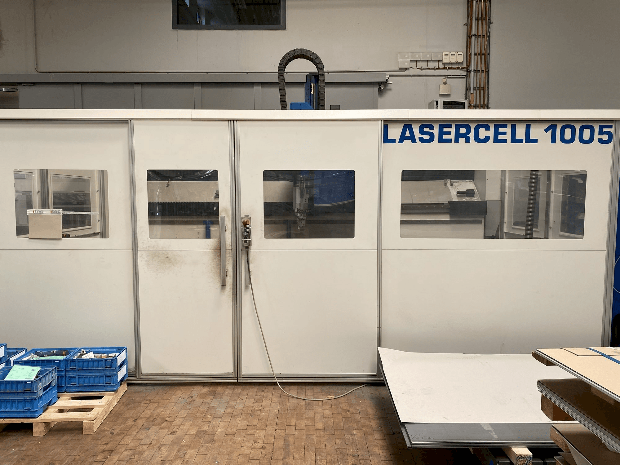 Frontansicht der Trumpf TLC 1005 Maschine
