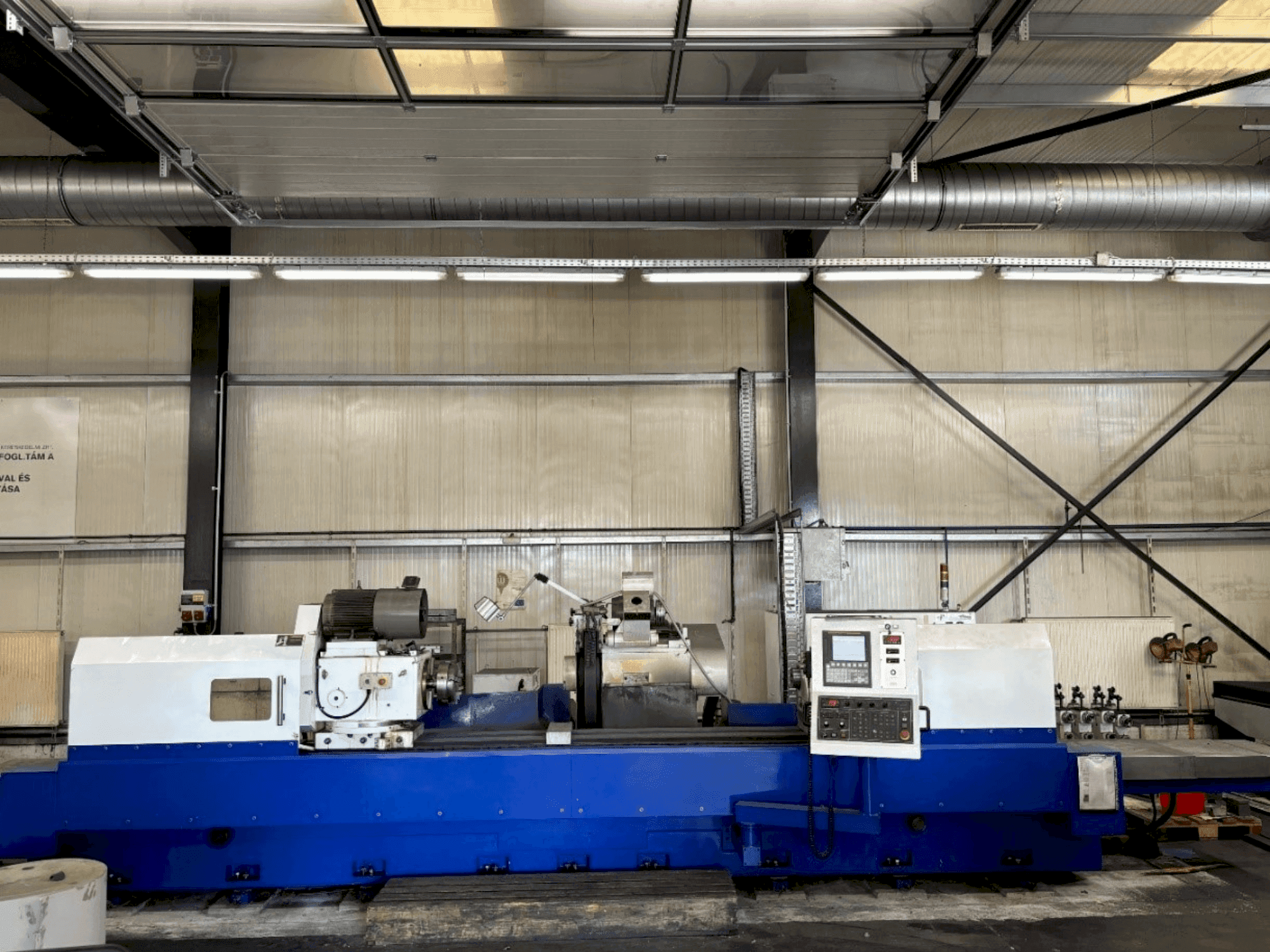 Frontansicht der FANUC TT60-20L-C1 Maschine