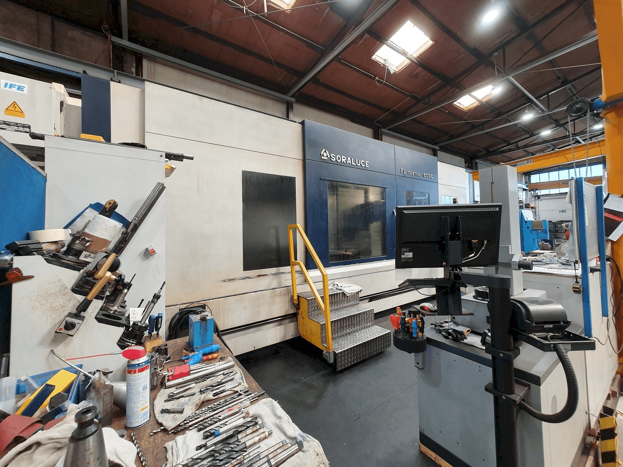 Frontansicht der Soraluce FL 6000 Maschine