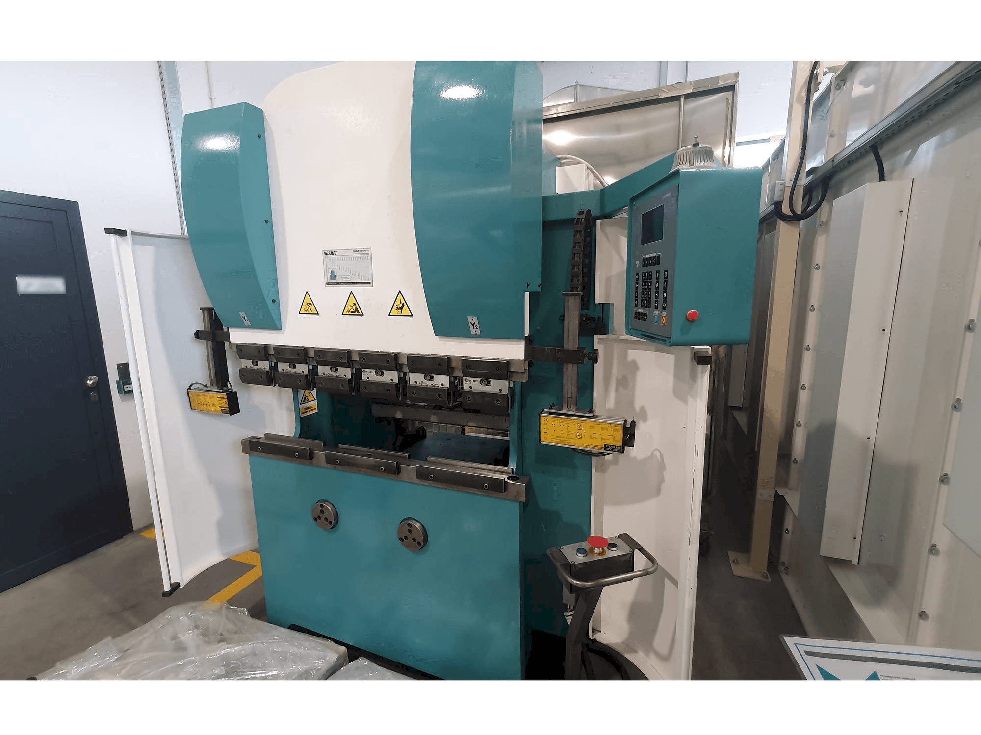 Frontansicht der Vimercati PHSY 30X1250 Maschine