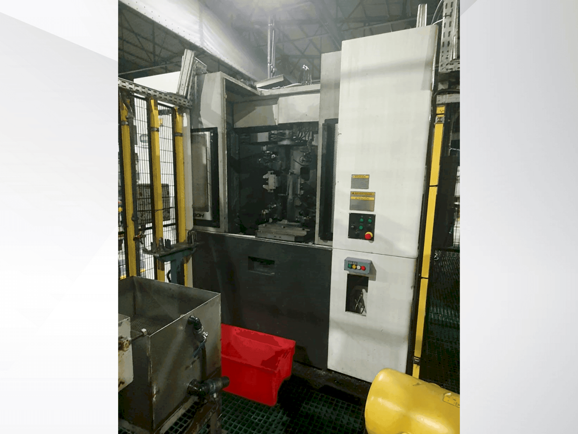 Frontansicht der Okuma MB-5000H Maschine