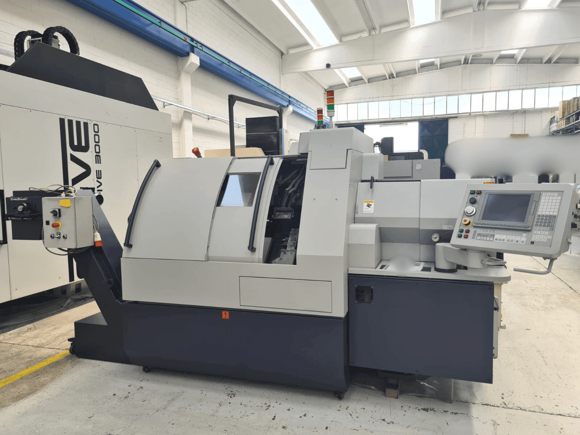 Frontansicht der Citizen C32 VIII Maschine