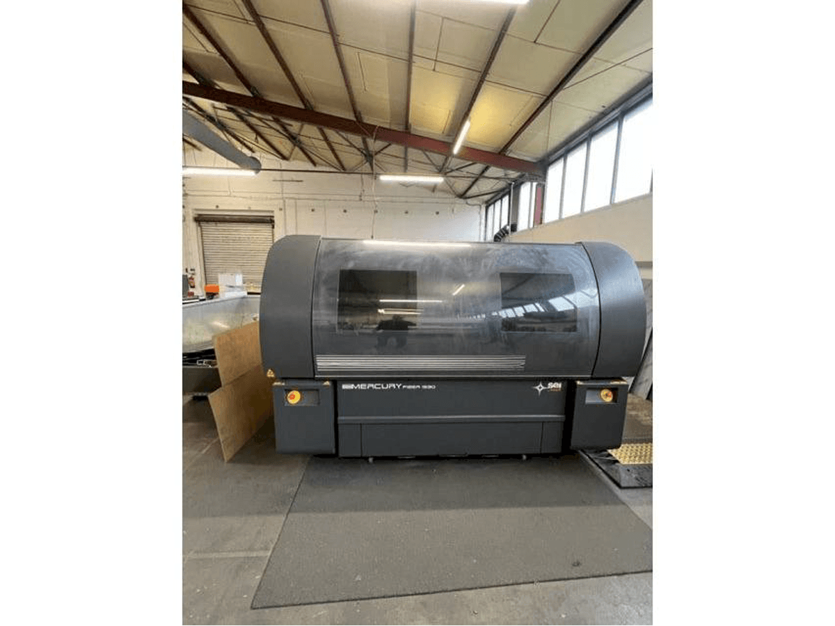 Frontansicht der SEI Laser Mercury 1560 Maschine