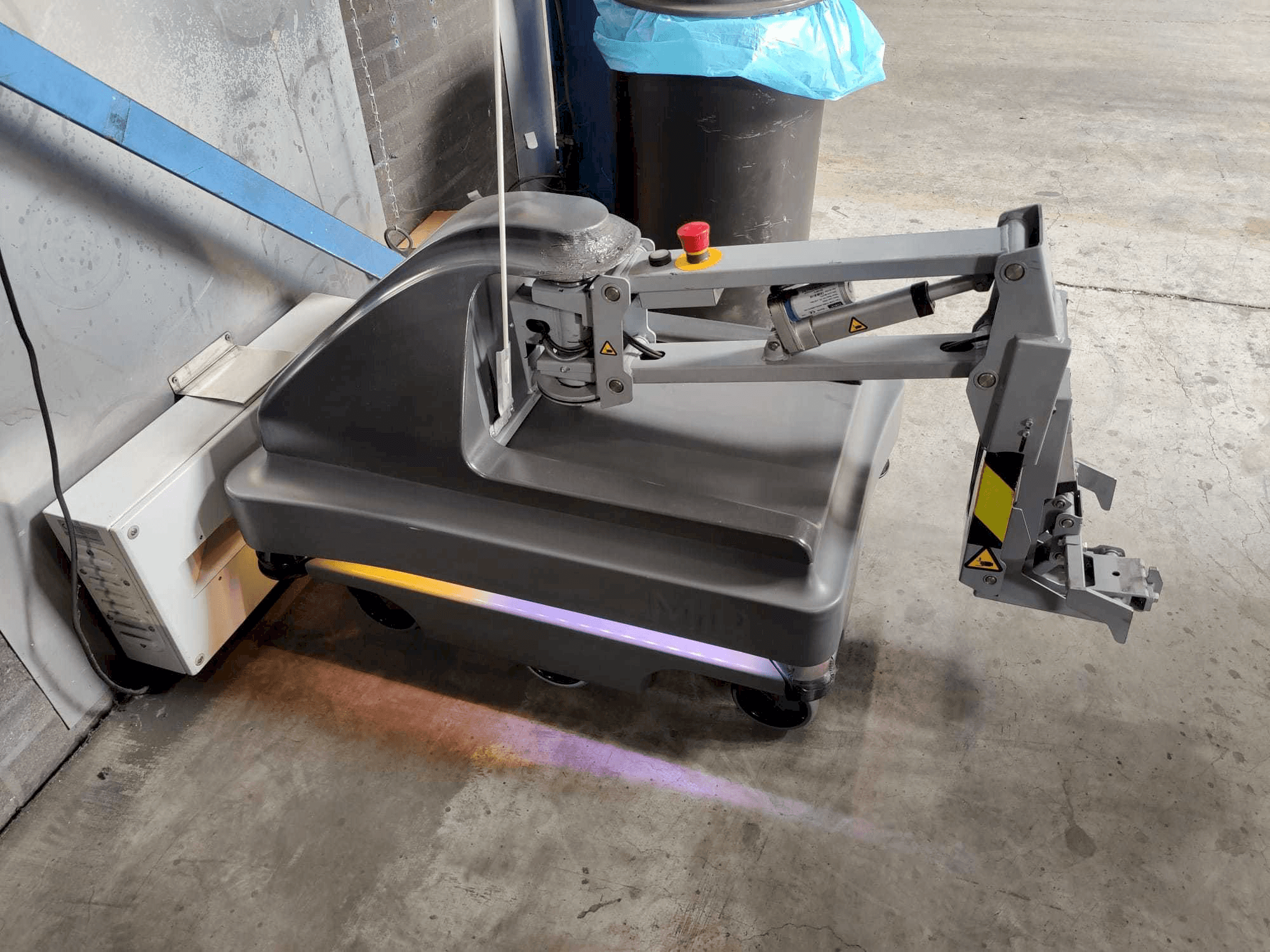 Frontansicht der MIR 200 Maschine