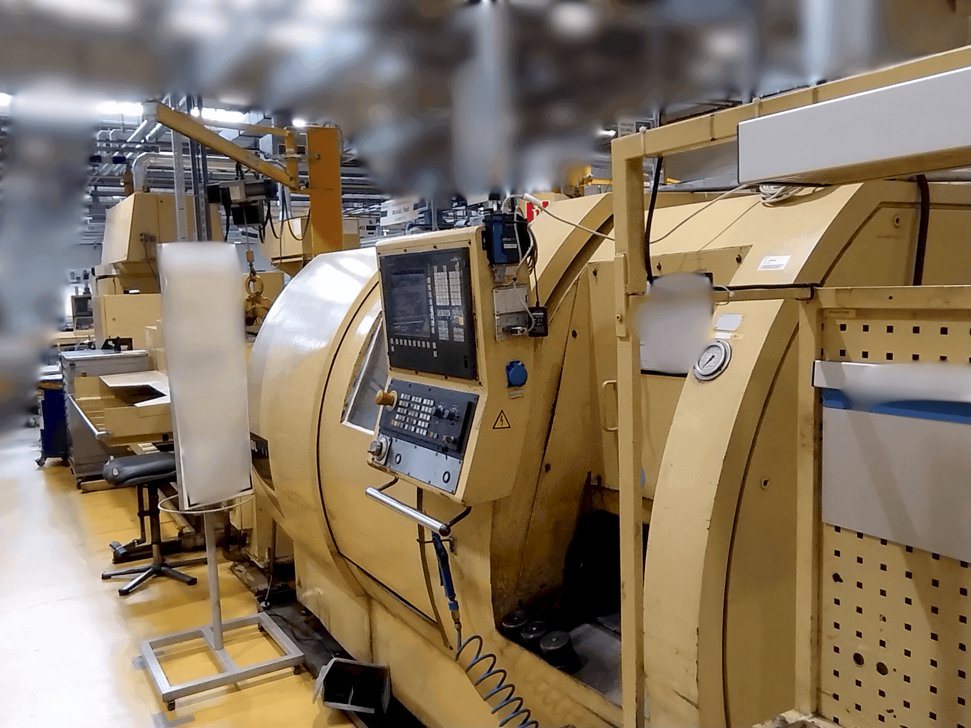 Frontansicht der TRENS SBL 500 CNC Maschine