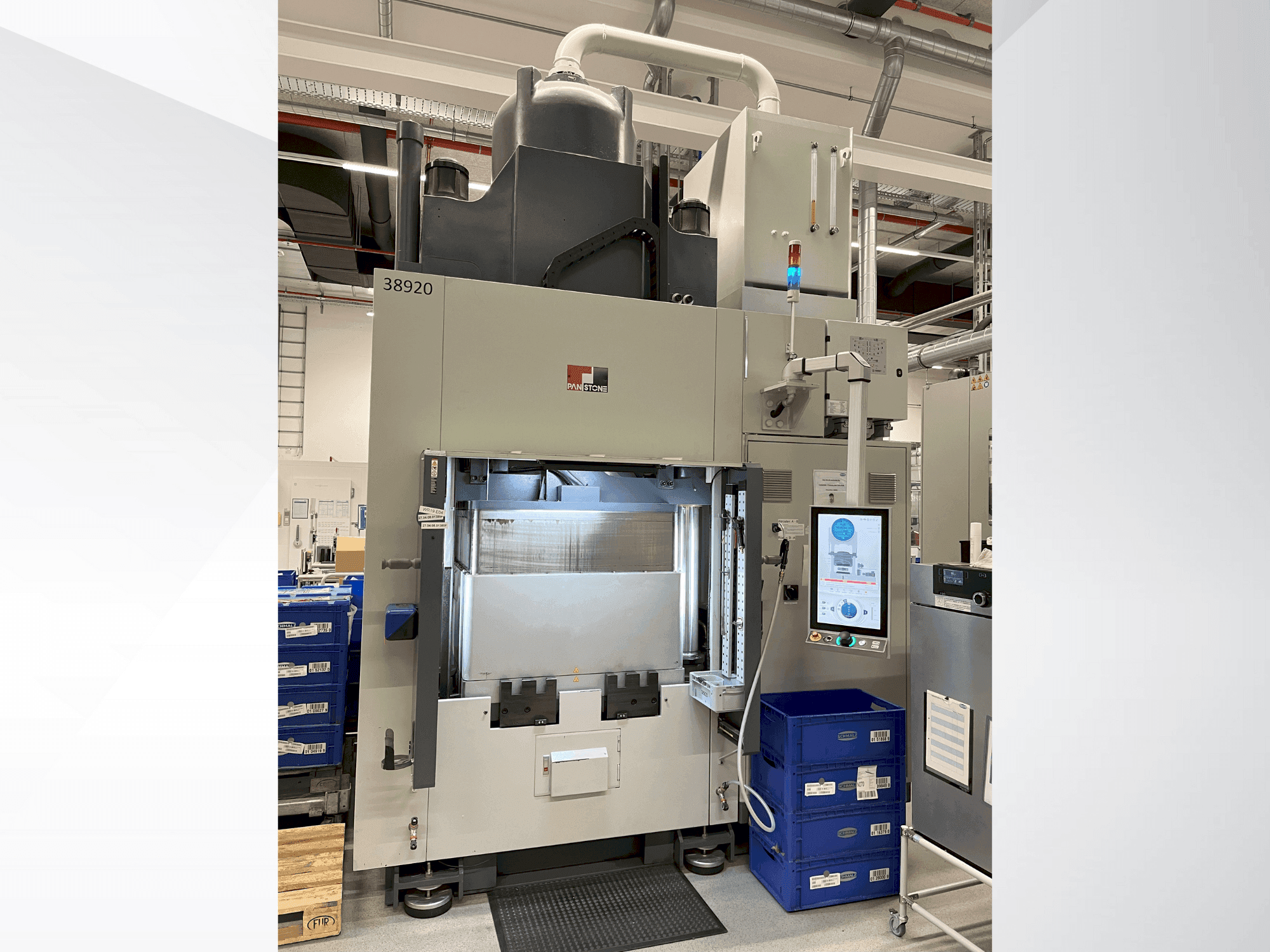 Frontansicht der PAN Stone D-V-200-PCD Maschine
