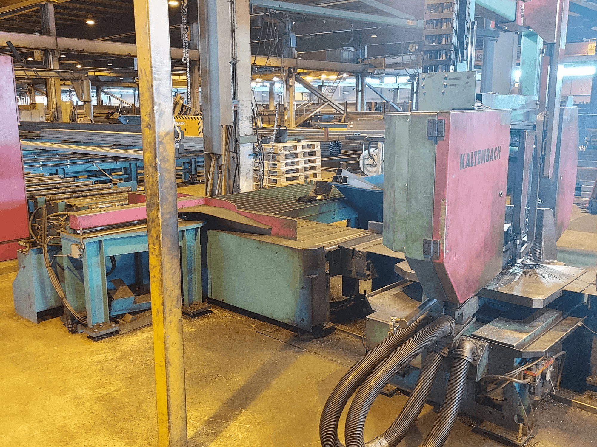 Frontansicht der KALTENBACH KBS 750DG Maschine