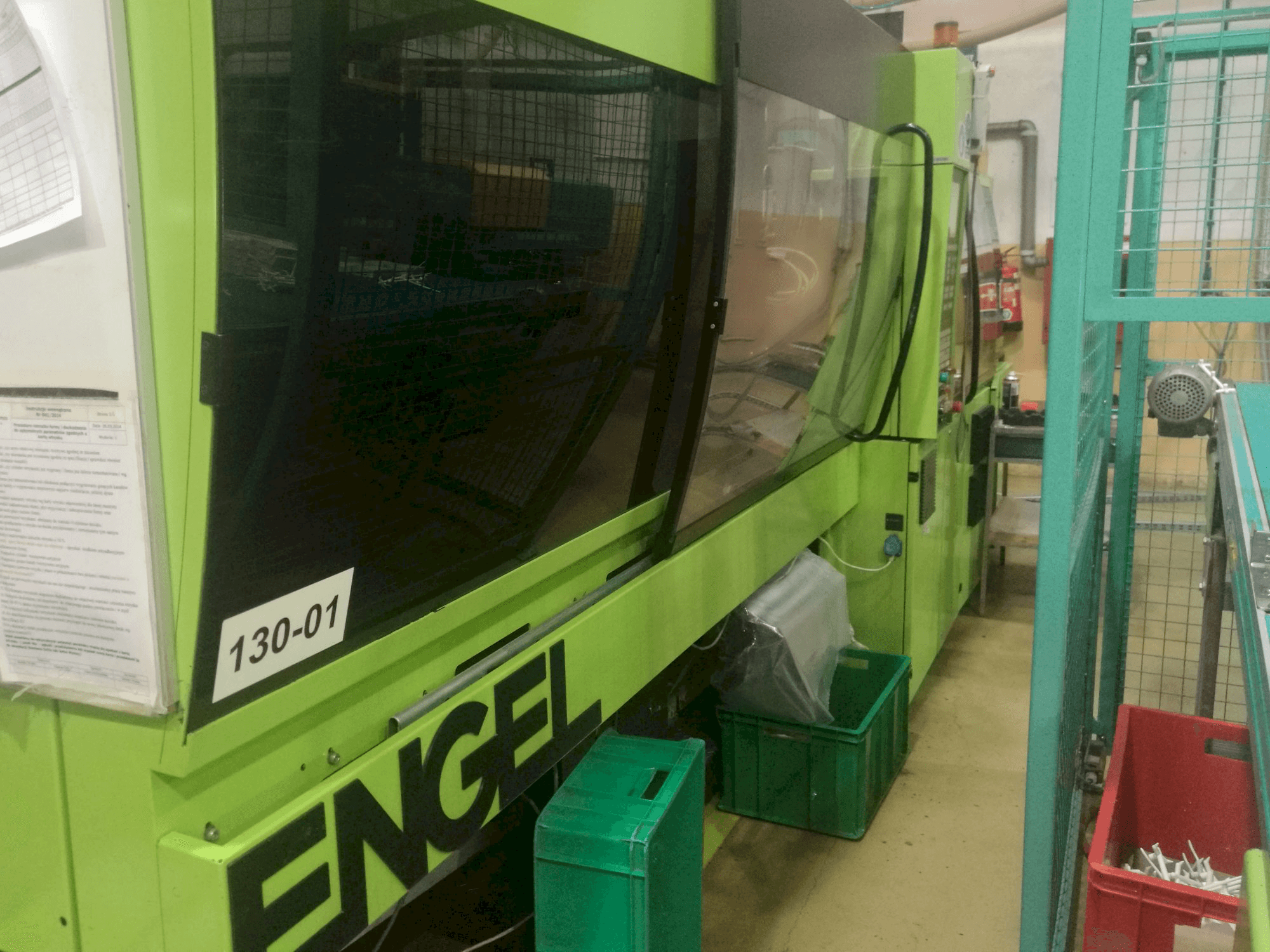 Linke Ansicht der ENGEL VICTORY 650/130 Tech Maschine