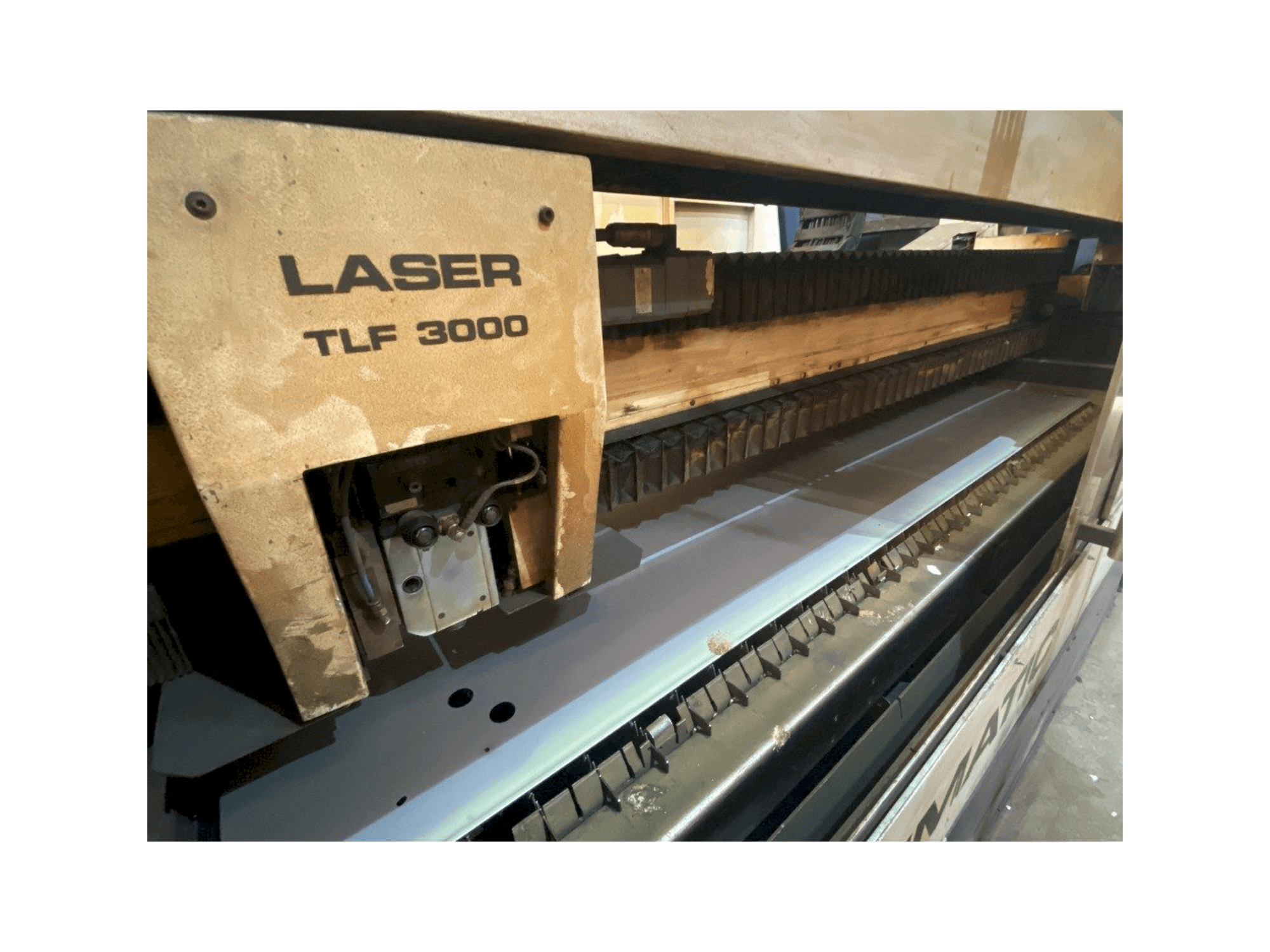 Frontansicht der Trumpf TRUMATIC L2530 Maschine