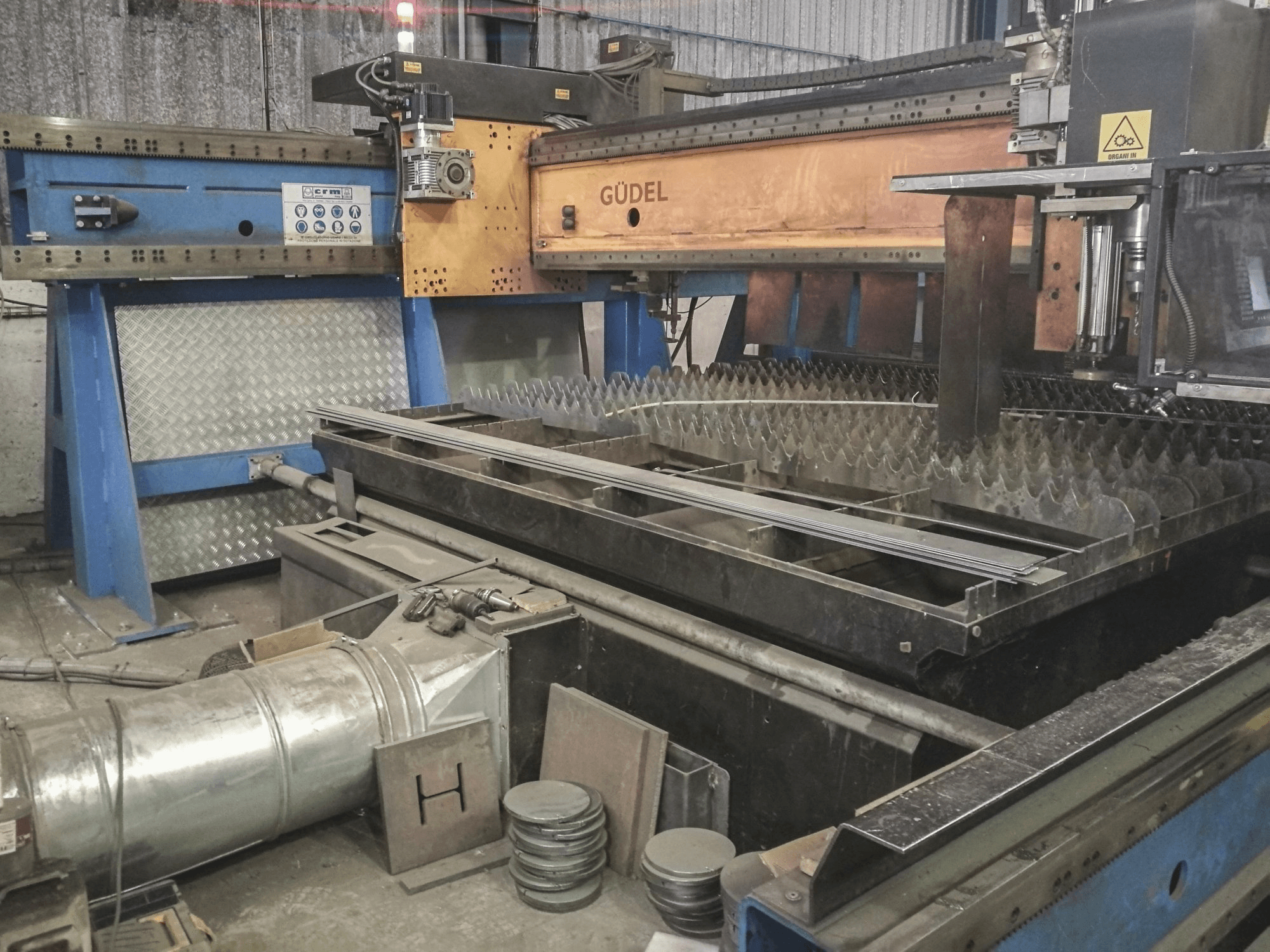 Frontansicht der CRM CT16025ISO40HPR Maschine