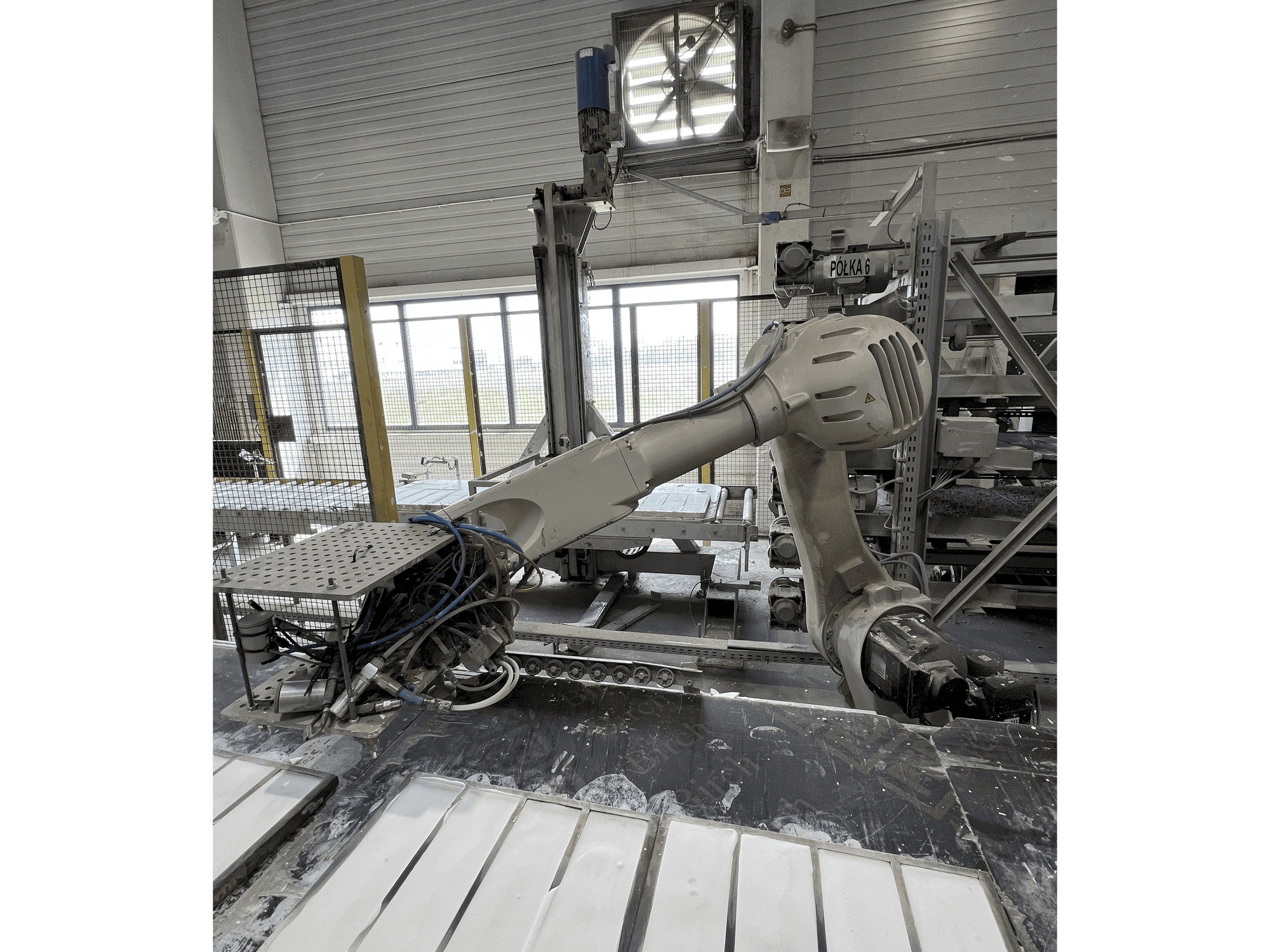 Frontansicht der Kawasaki 3RS050N-BC02 Maschine