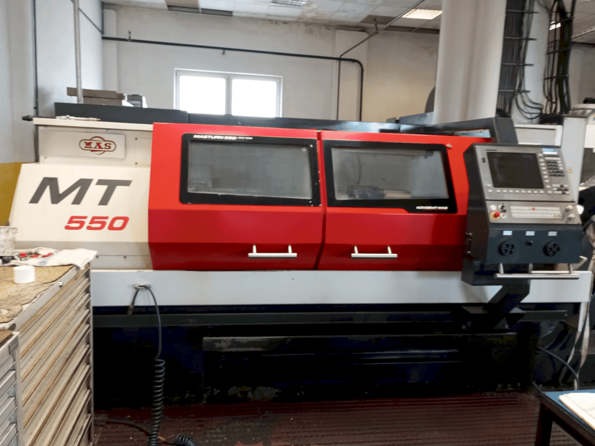 Frontansicht der KOVOSVIT MAS MASTURN 550i CNC 1500 Maschine