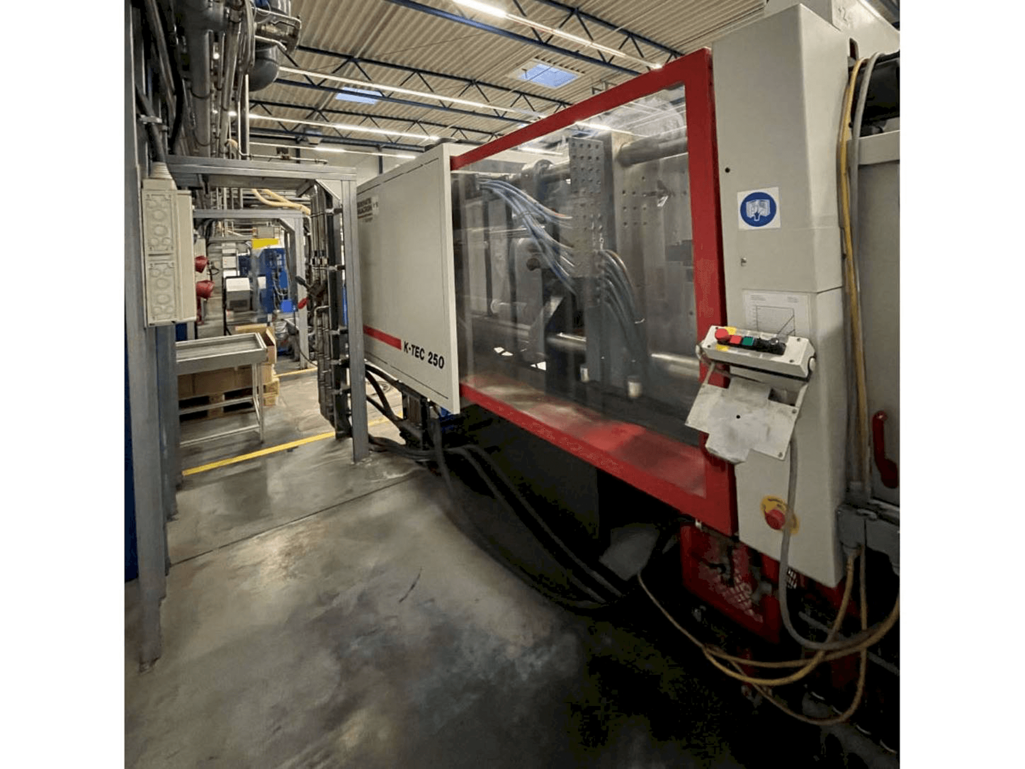 Frontansicht der FERROMATIK K-Tec 250 Maschine