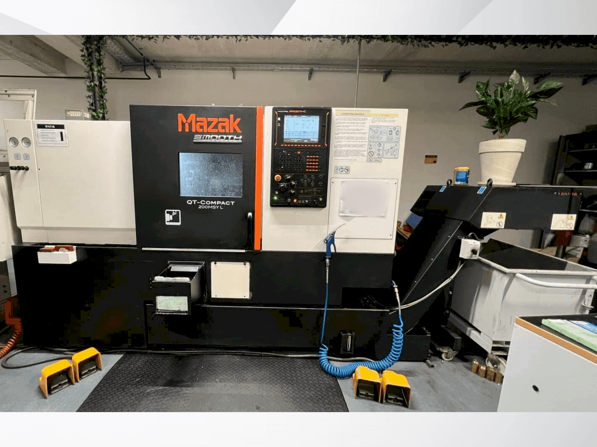 Frontansicht der Mazak QUICK TURN COMPACT 200 MSY L Maschine