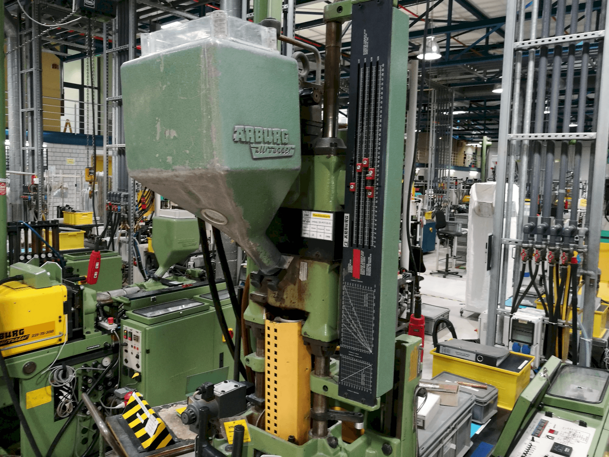 Linke Ansicht der Arburg Allrounder 221-75-350 Maschine