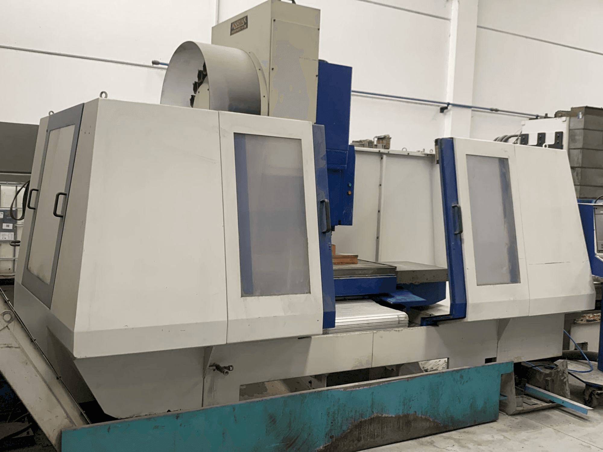 Frontansicht der ANAYAK Anakmatik-9 Maschine