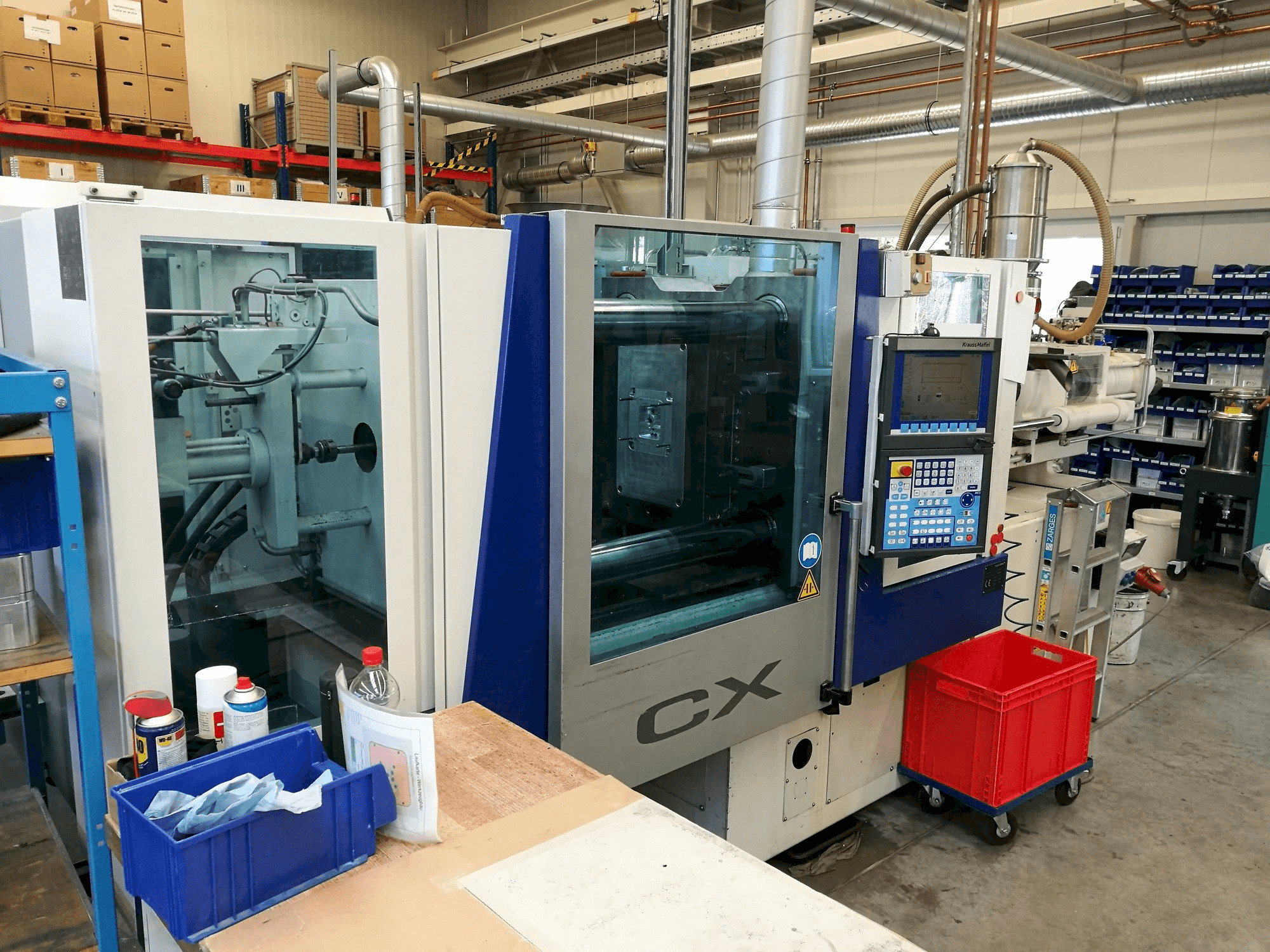 Frontansicht der Krauss Maffei 160-1000 CX Maschine