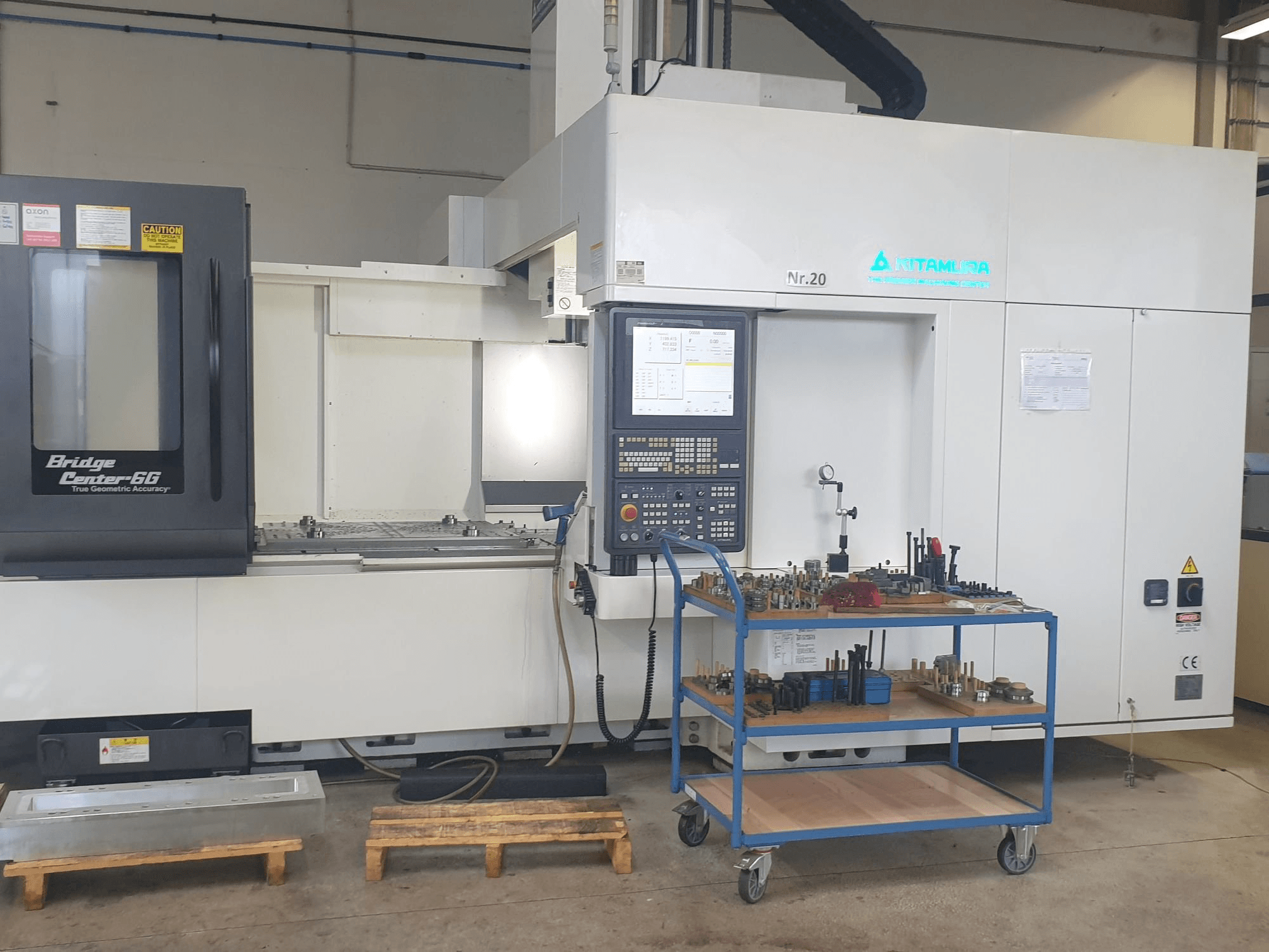 Frontansicht der Kitamura Bridge Center 6G Maschine