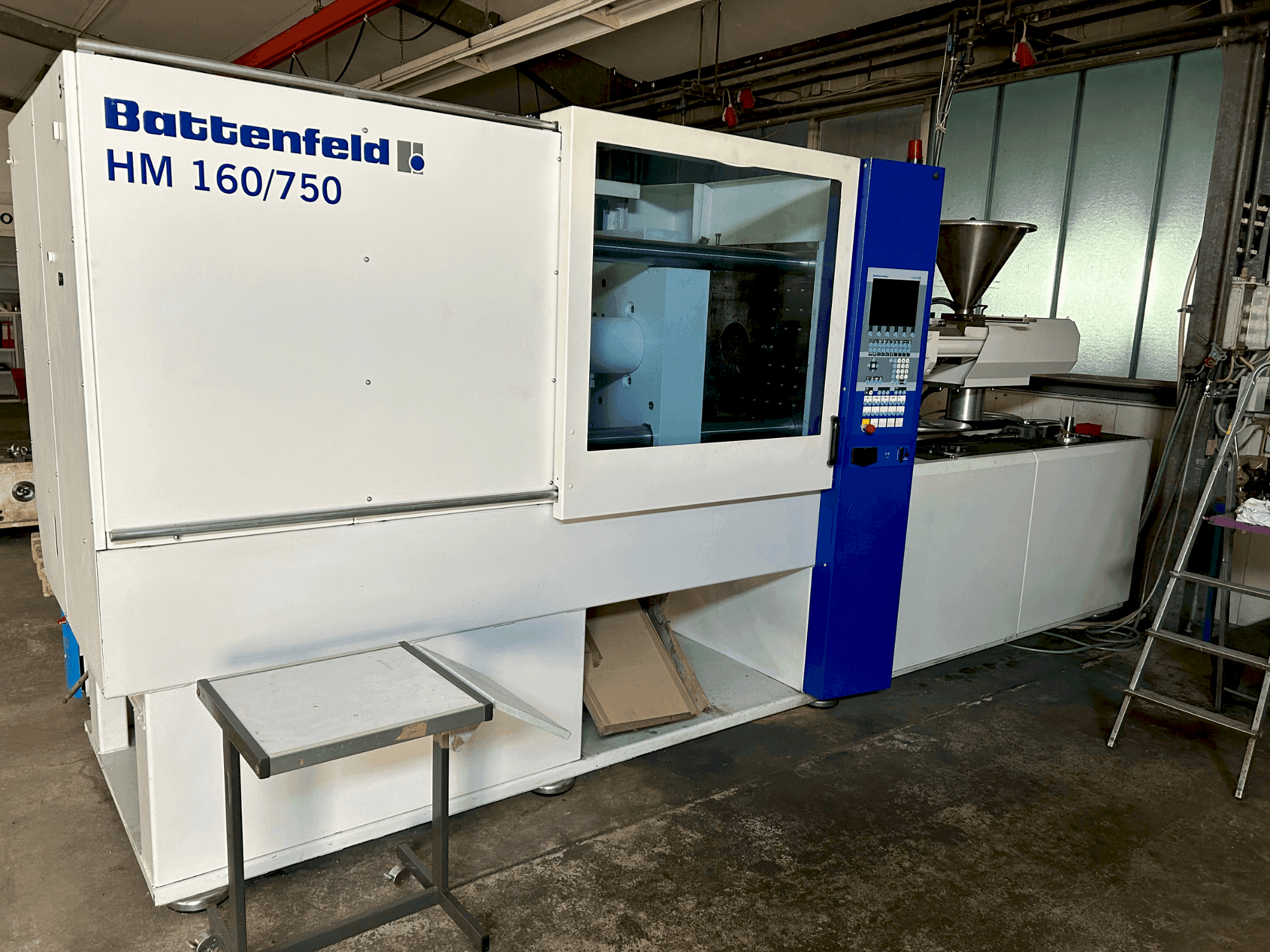 Frontansicht der Battenfeld HM160/750E Maschine