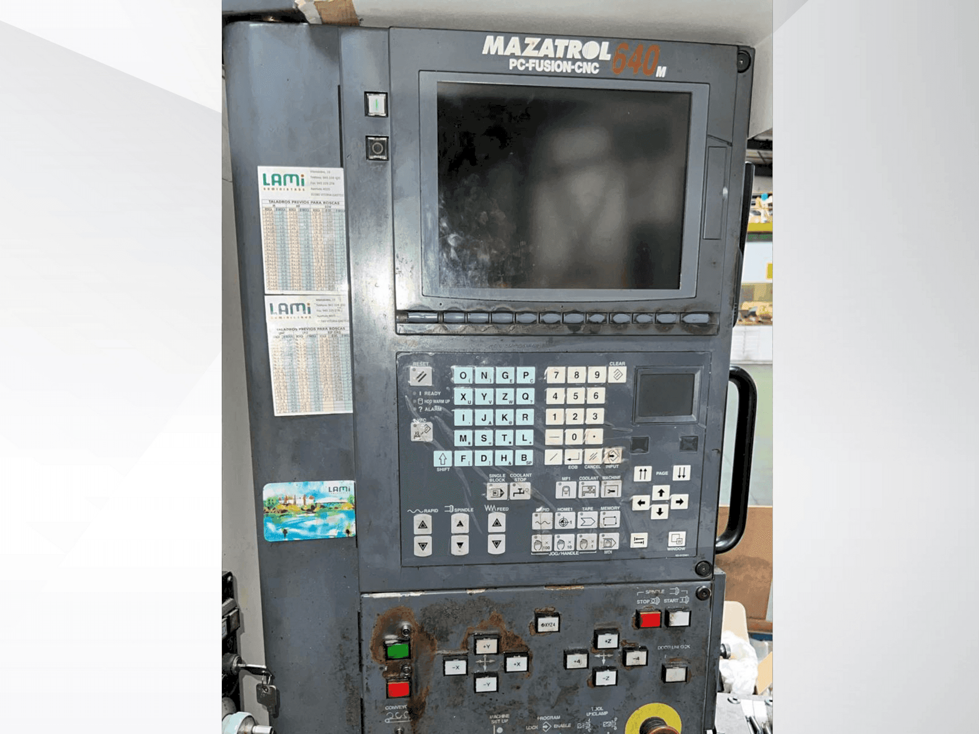 Steuergerät der Mazak VTC-B Maschine