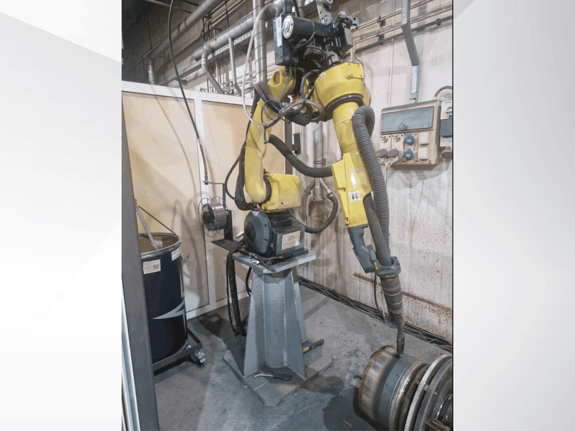 Frontansicht der FANUC ARC Mate 100iC Maschine