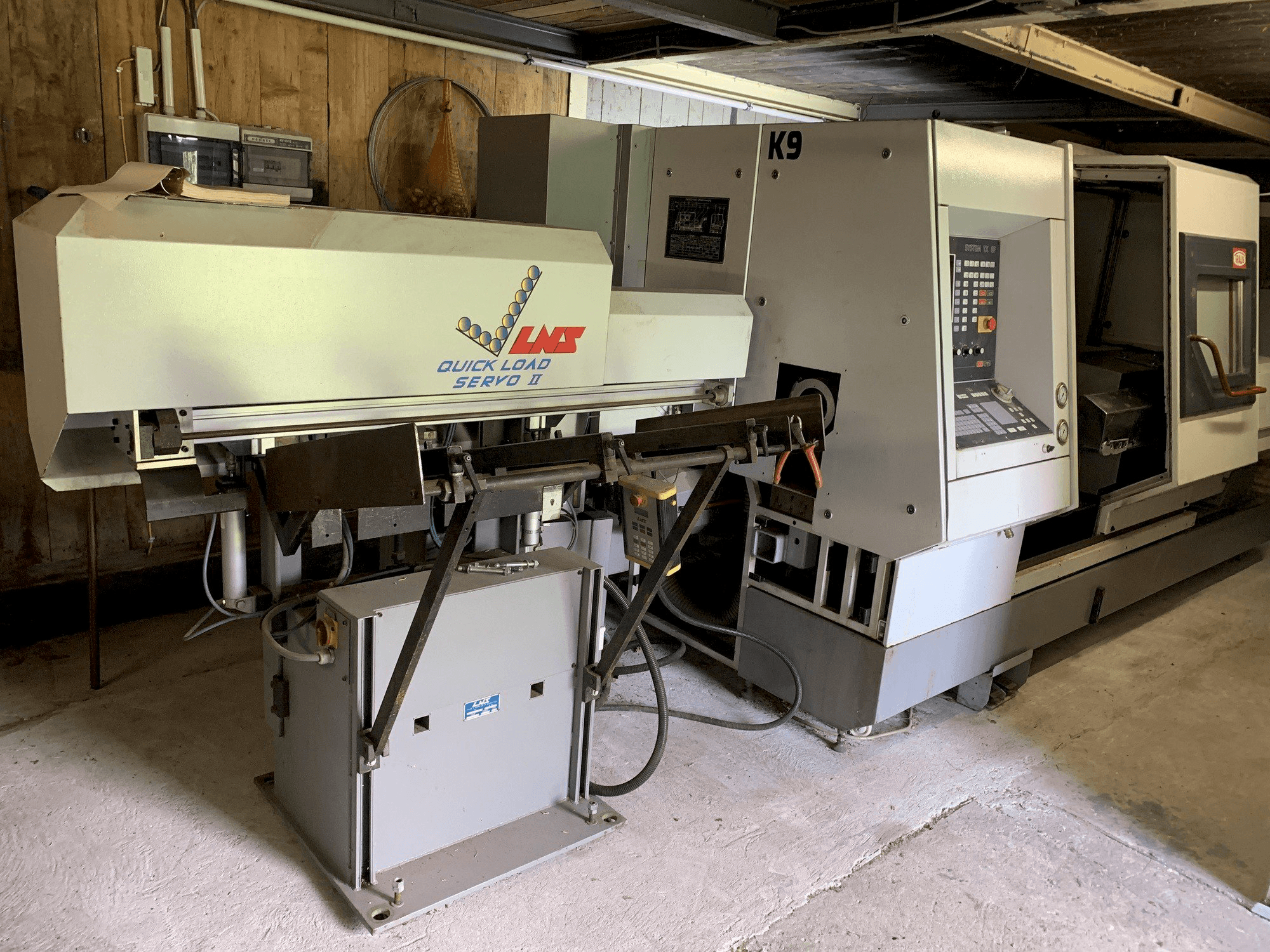 Frontansicht der TRAUB TND 350 G Maschine