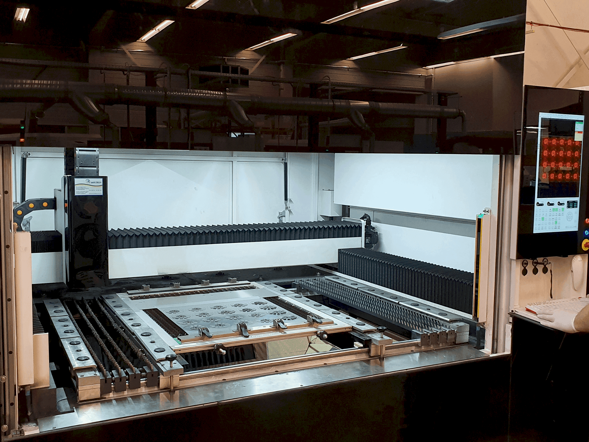 Frontansicht der Bodor i5 (2021) Maschine