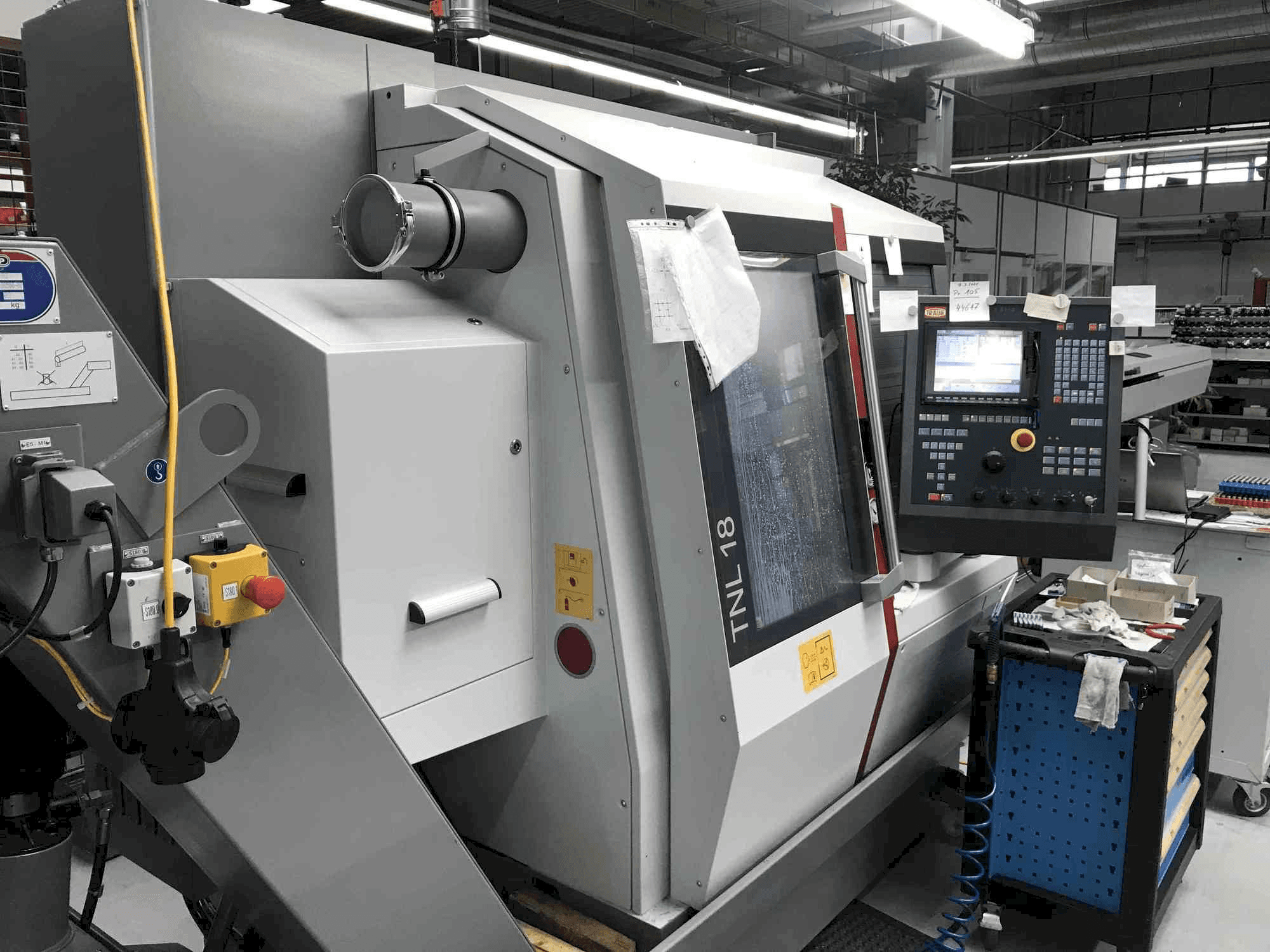 Frontansicht der TRAUB TNL 18-9P Maschine