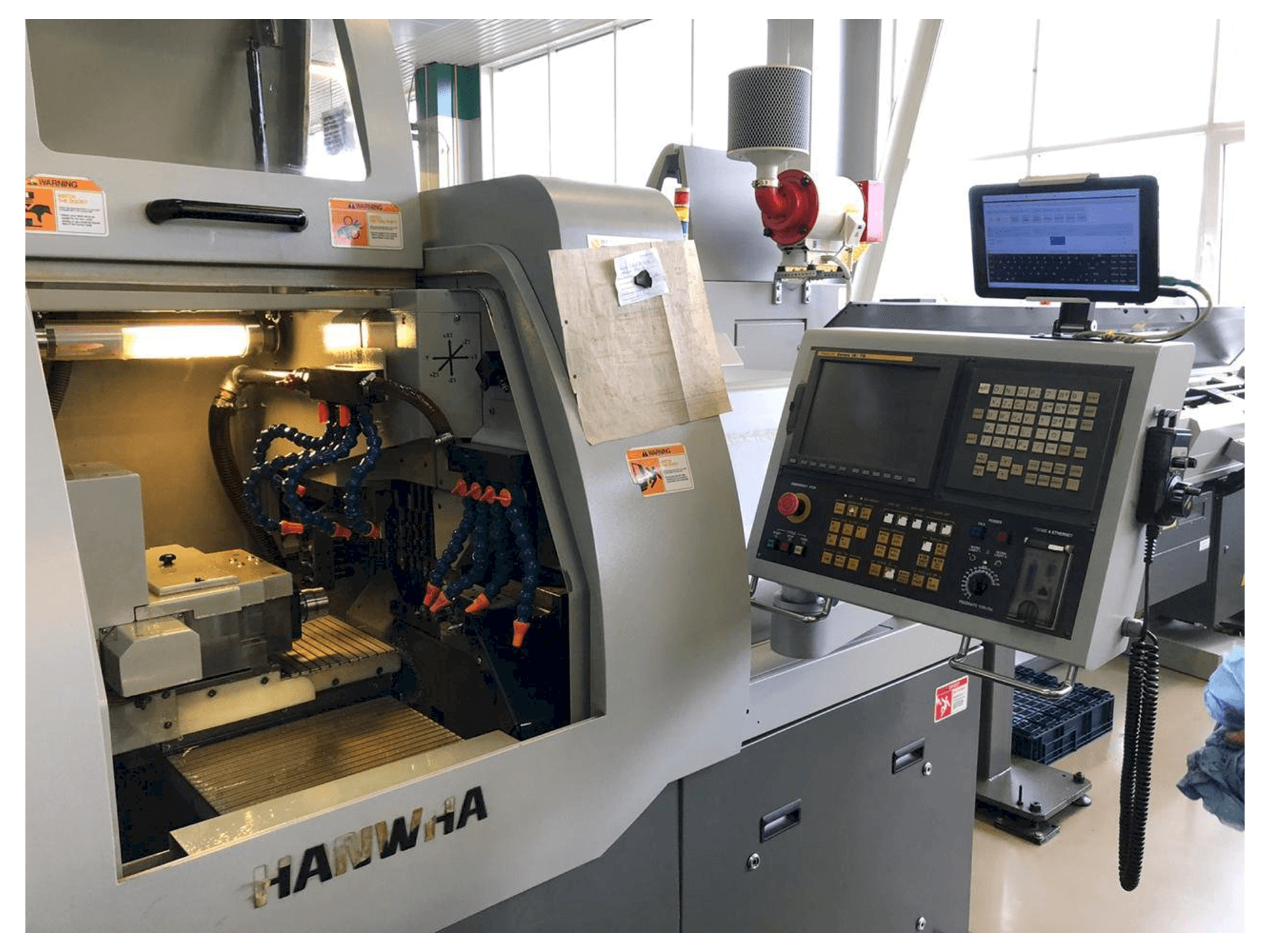 Frontansicht der Hanwha XD20H Maschine