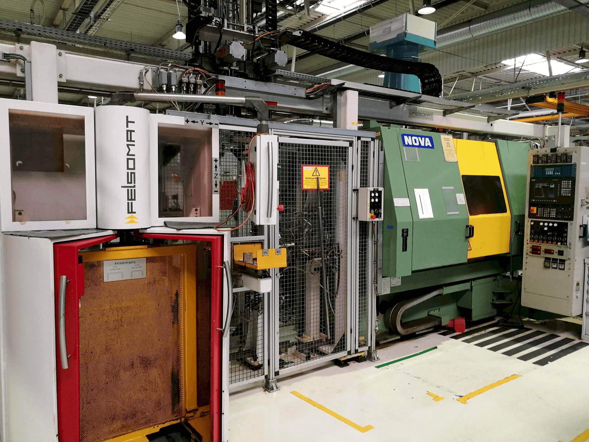 Frontansicht der NOVA M12-T4N Maschine